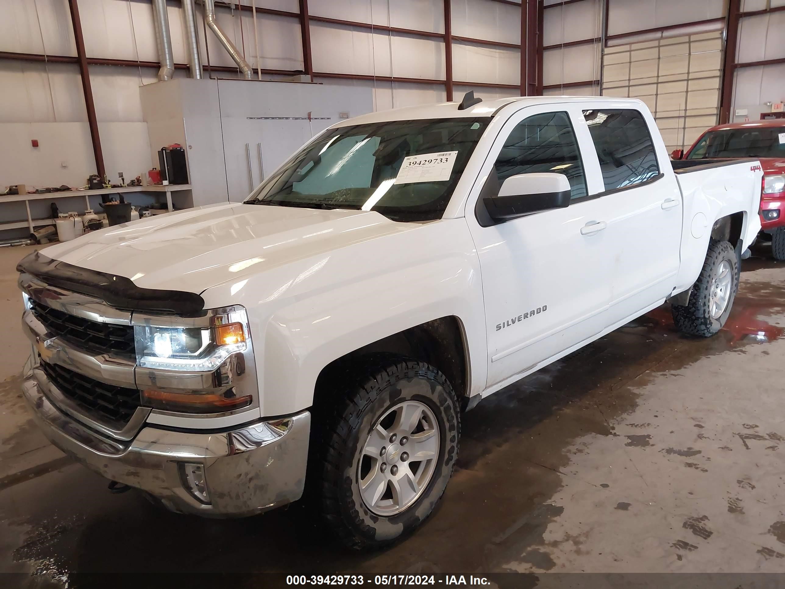 3GCUKREC0JG114175 2018 Chevrolet Silverado 1500 1Lt