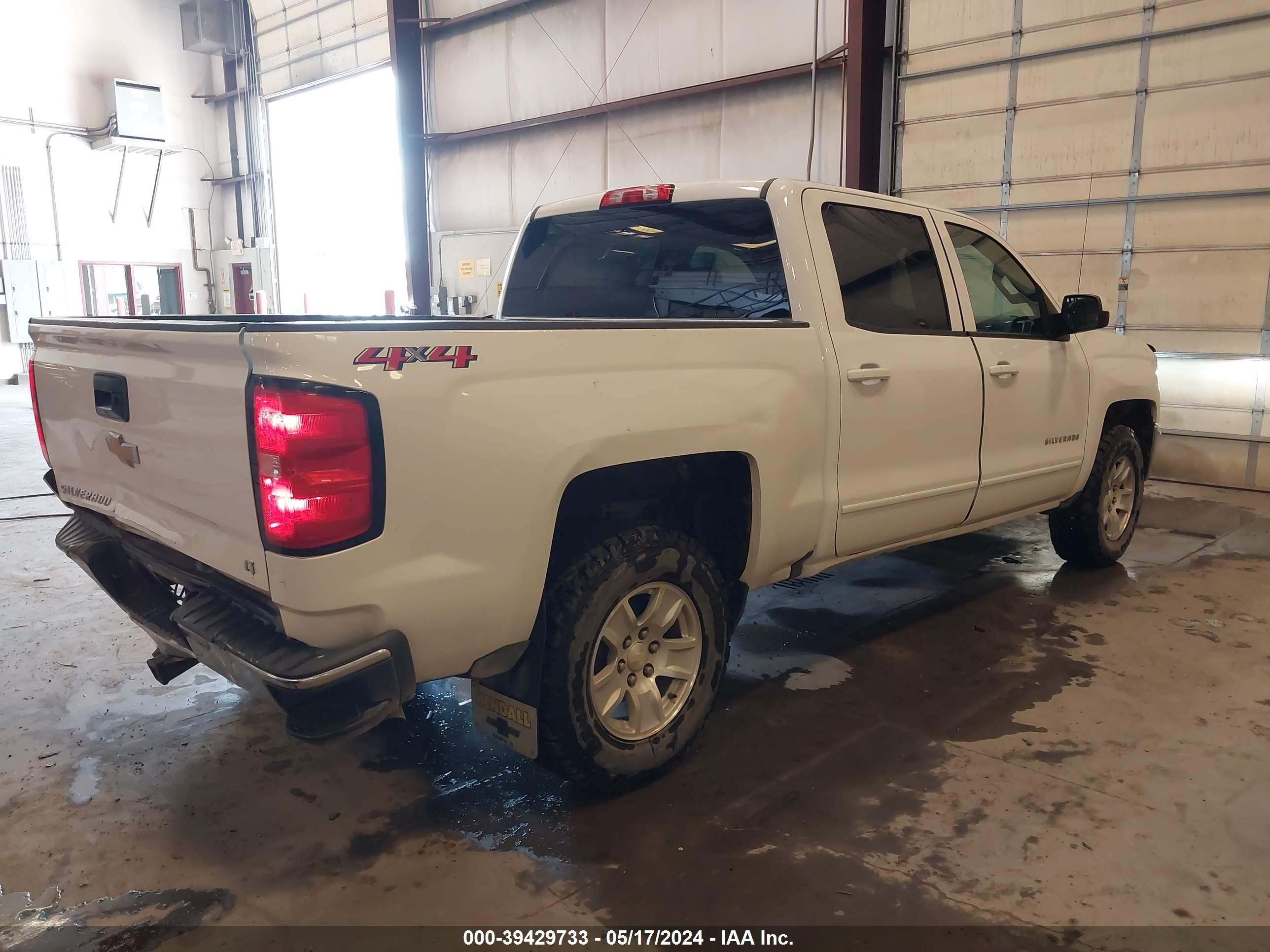 3GCUKREC0JG114175 2018 Chevrolet Silverado 1500 1Lt