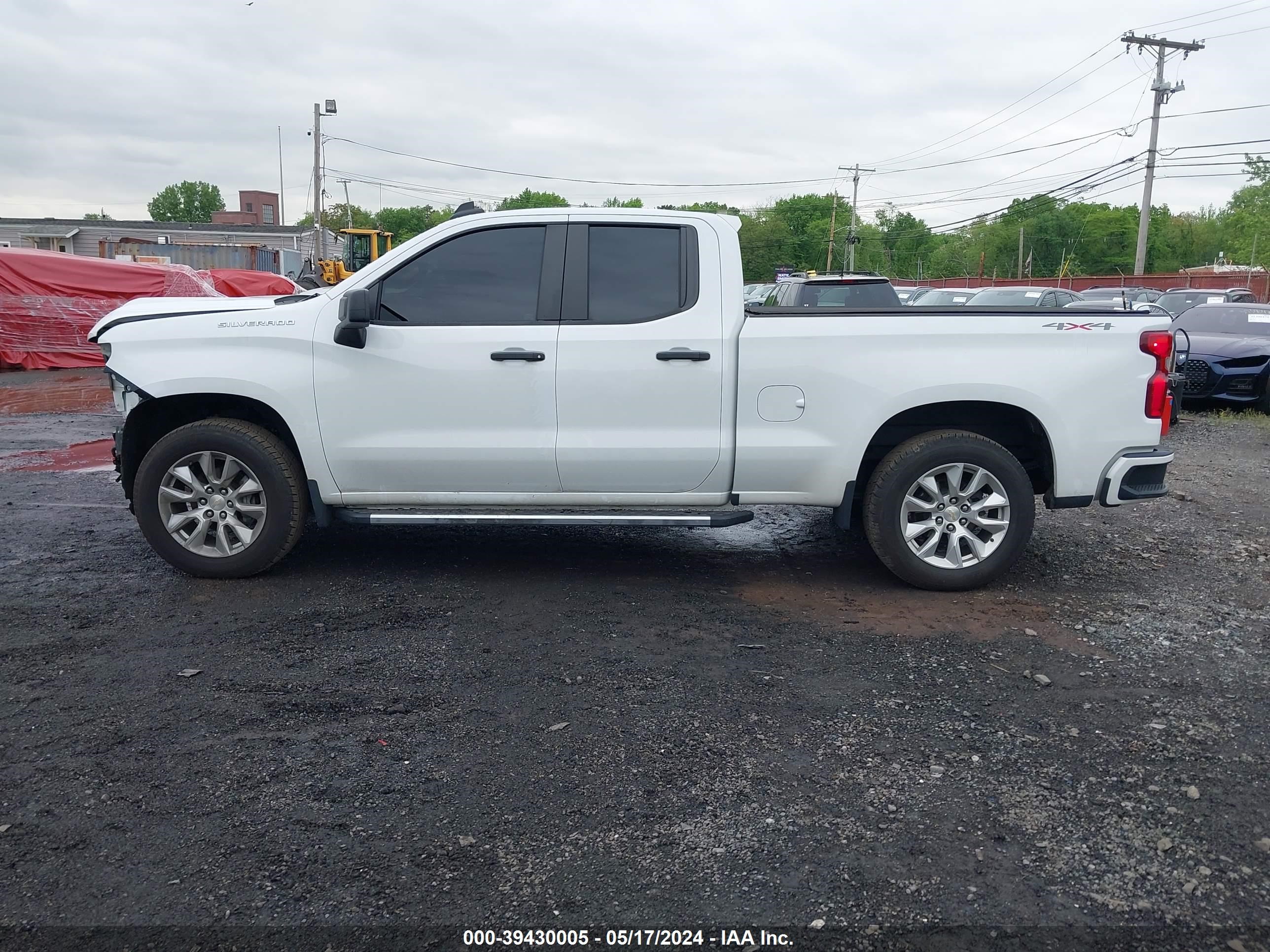 2020 Chevrolet Silverado 1500 4Wd Double Cab Standard Bed Custom vin: 1GCRYBEHXLZ371046