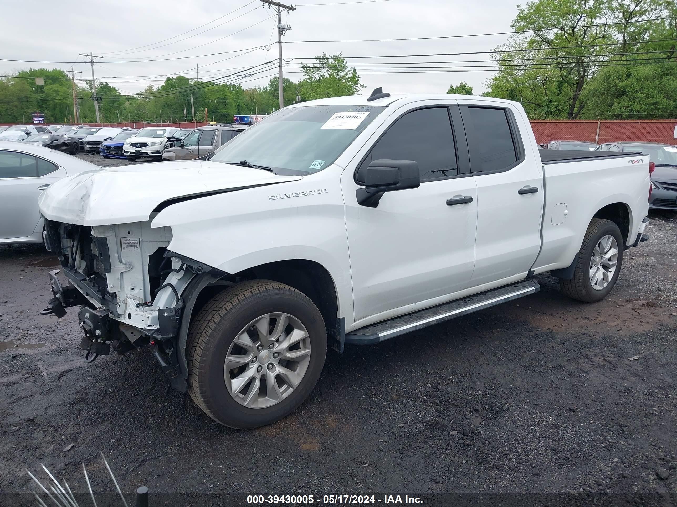 2020 Chevrolet Silverado 1500 4Wd Double Cab Standard Bed Custom vin: 1GCRYBEHXLZ371046