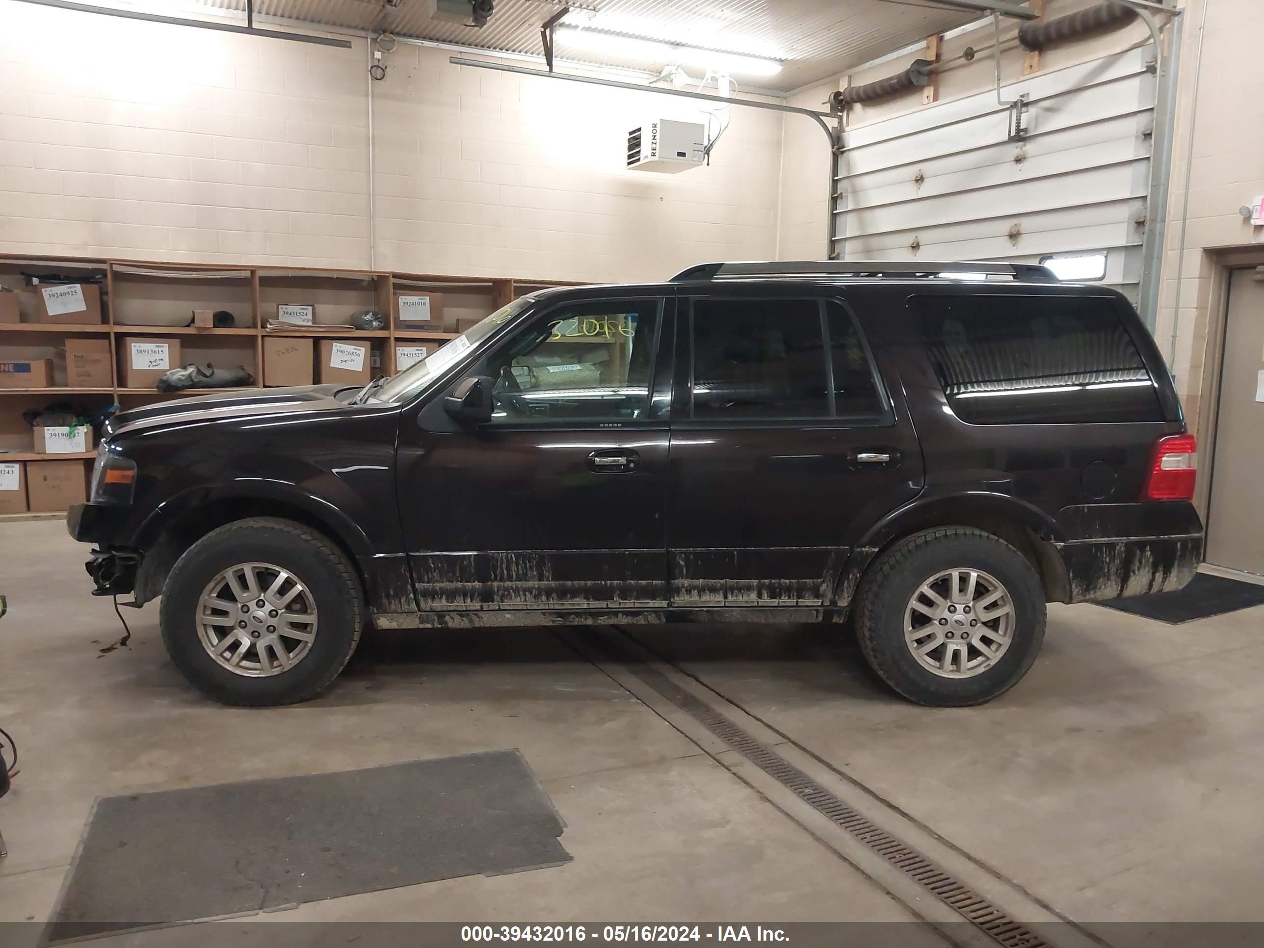 2013 Ford Expedition Limited vin: 1FMJU2A53DEF02021