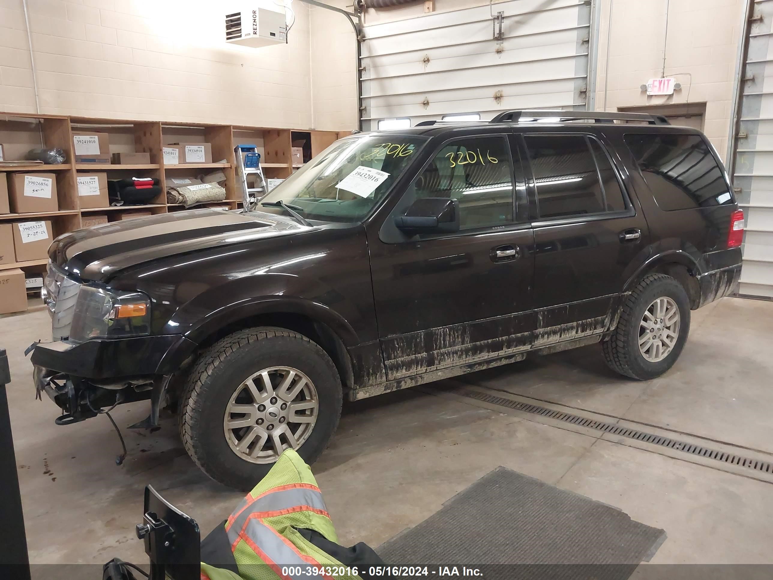 2013 Ford Expedition Limited vin: 1FMJU2A53DEF02021