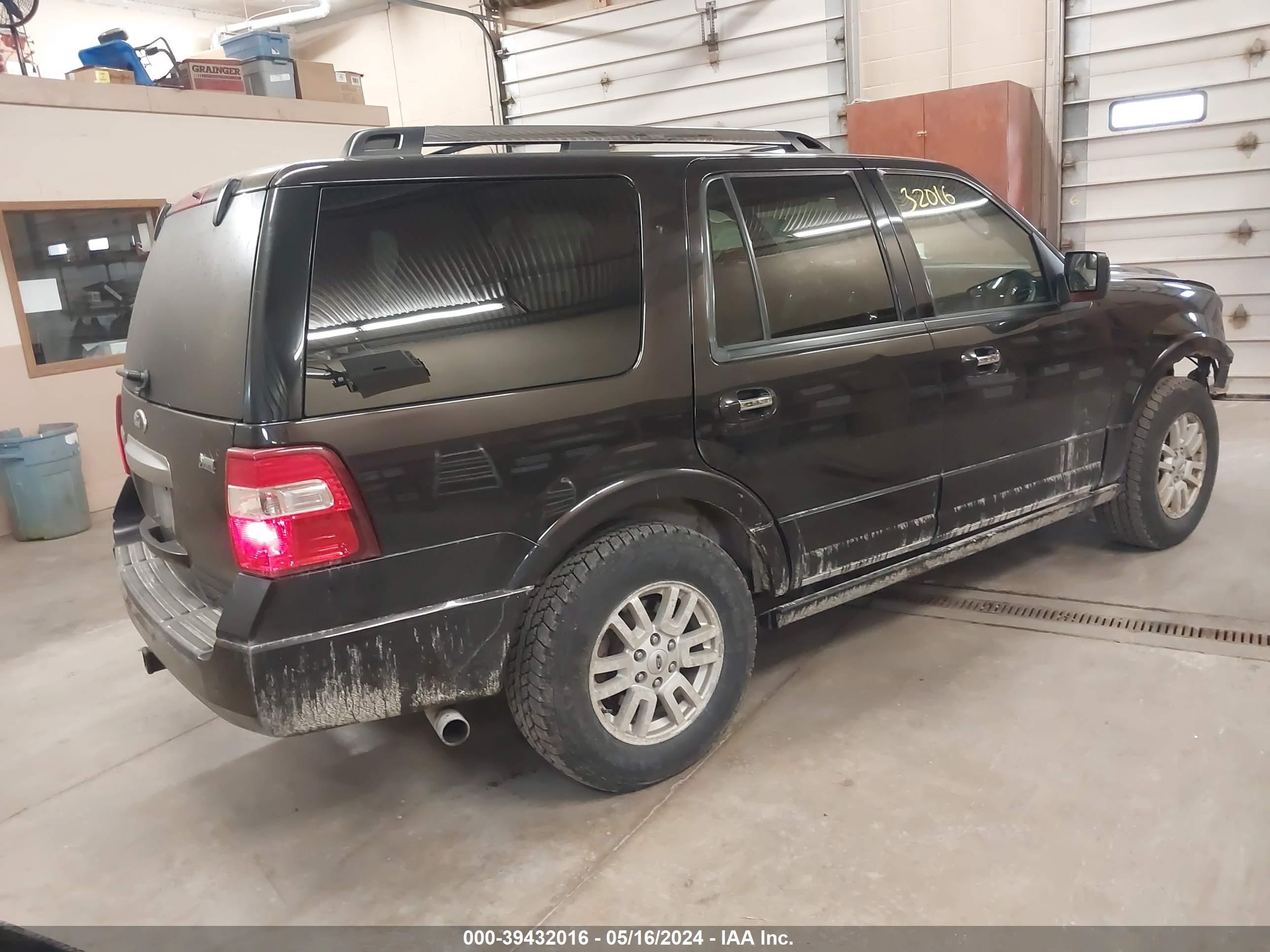 2013 Ford Expedition Limited vin: 1FMJU2A53DEF02021