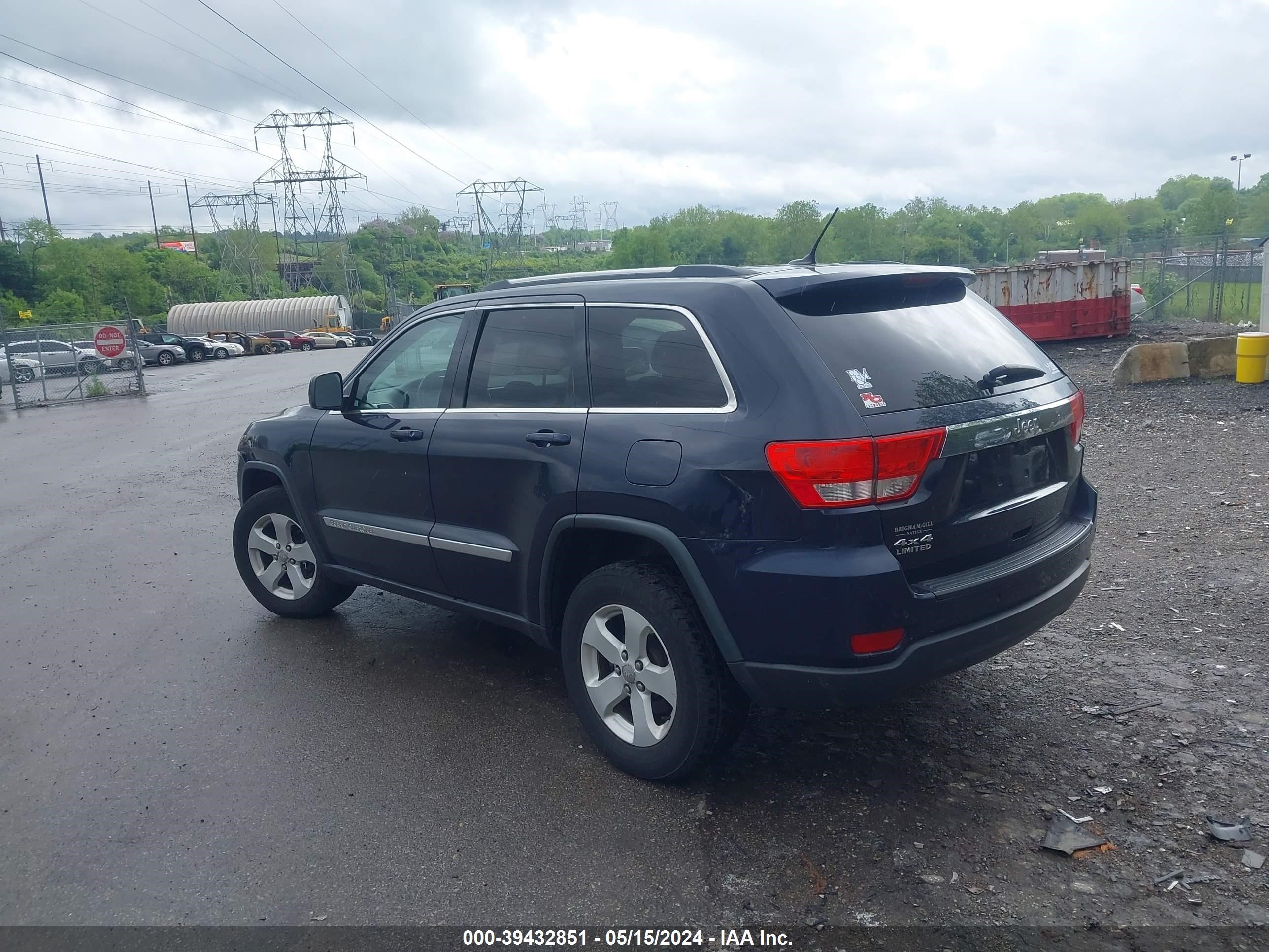 2013 Jeep Grand Cherokee Laredo vin: 1C4RJFAG2DC595215