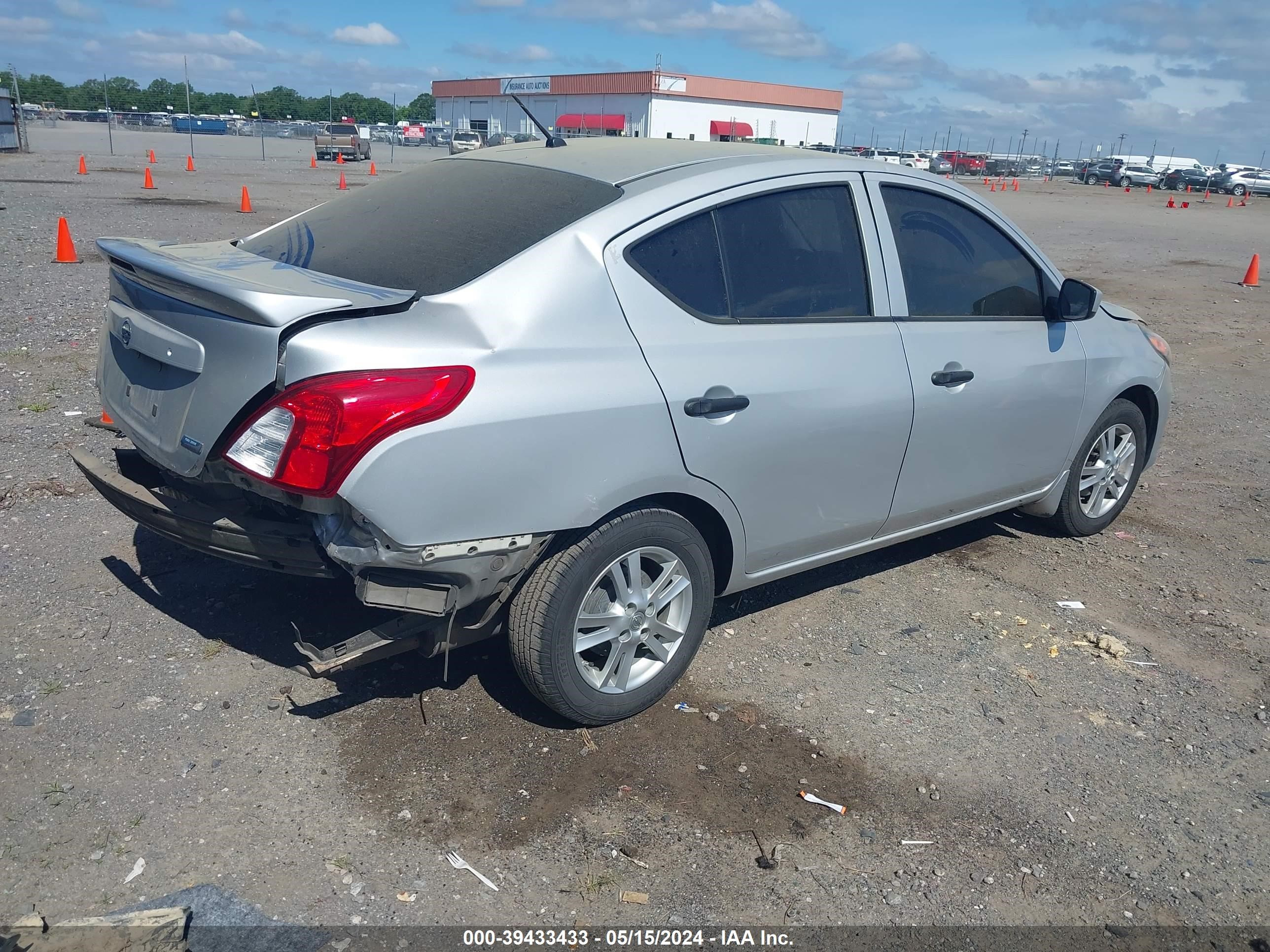 2016 Nissan Versa 1.6 S+ vin: 3N1CN7AP2GL847606