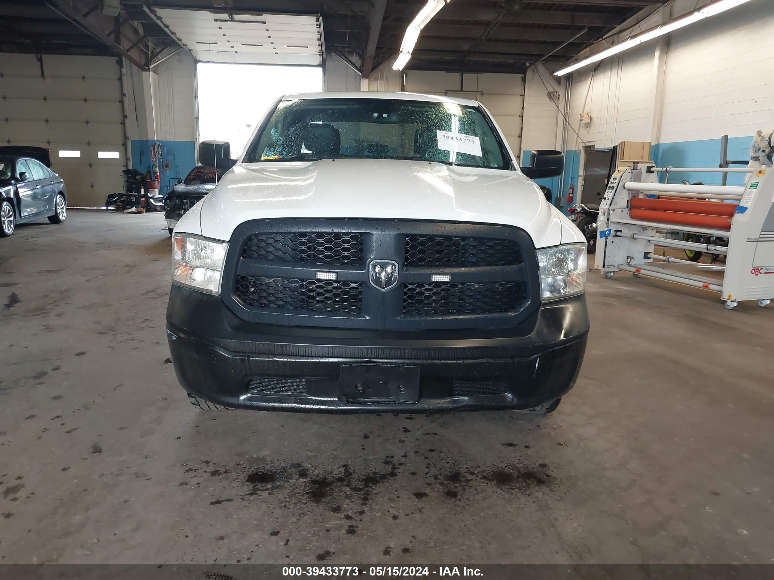 2018 Ram 1500 Tradesman 4X4 6'4 Box vin: 1C6RR7ST5JS295543