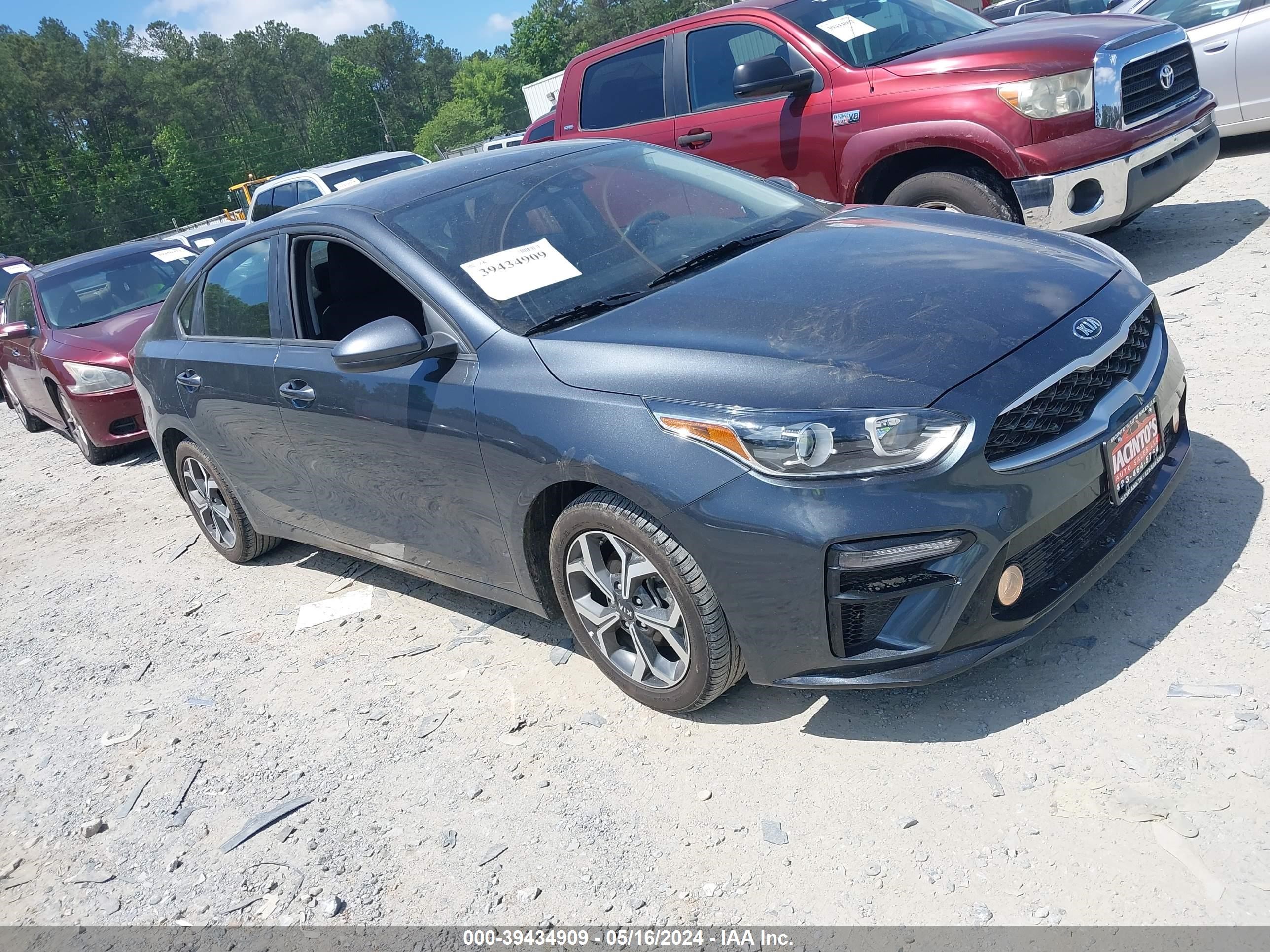 3KPF24AD4ME327818 2021 Kia Forte Lxs