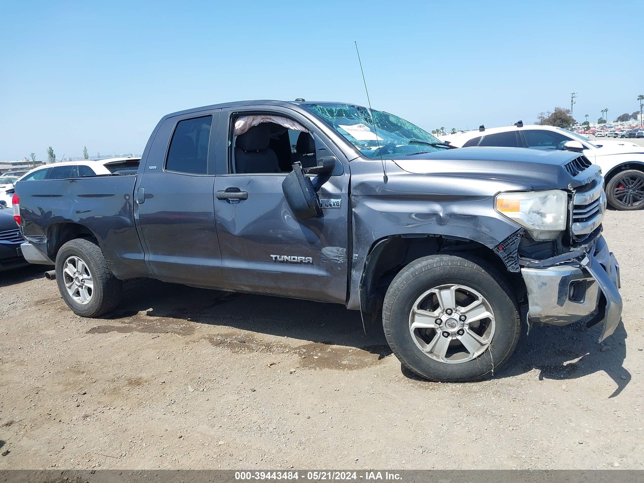 2017 Toyota Tundra Sr5 5.7L V8 vin: 5TFRY5F18HX220213