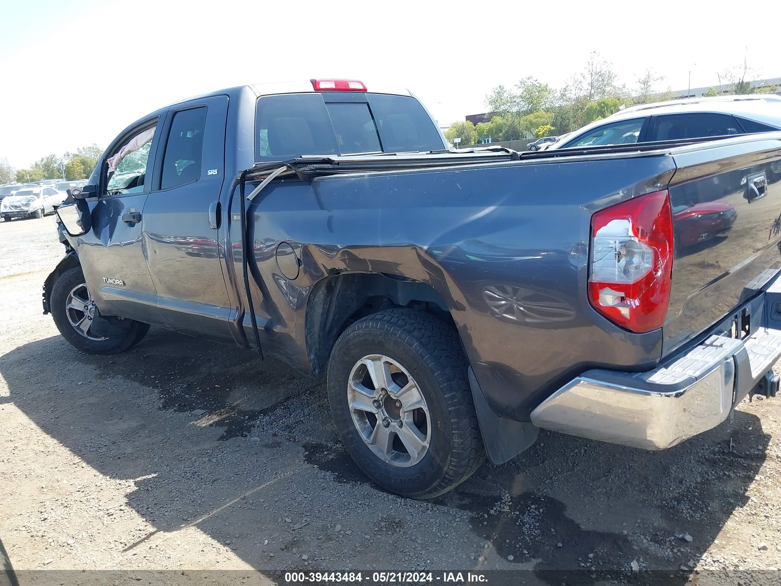 2017 Toyota Tundra Sr5 5.7L V8 vin: 5TFRY5F18HX220213