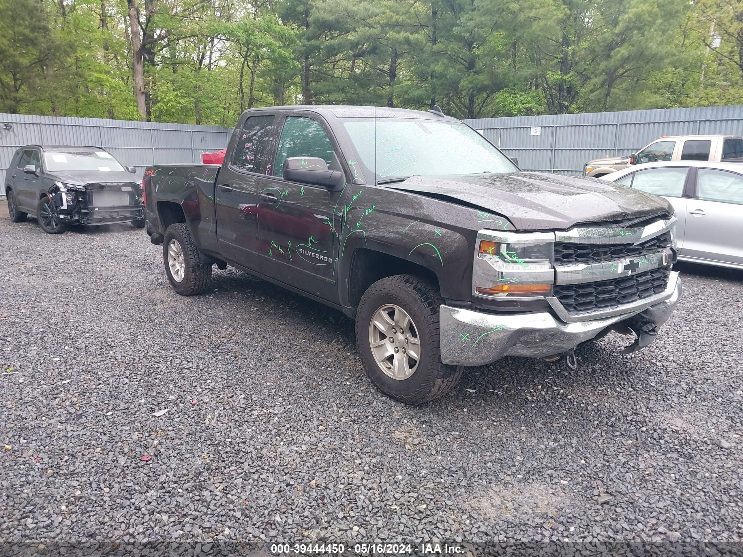 2018 Chevrolet Silverado 1500 1Lt vin: 1GCVKRECXJZ297668