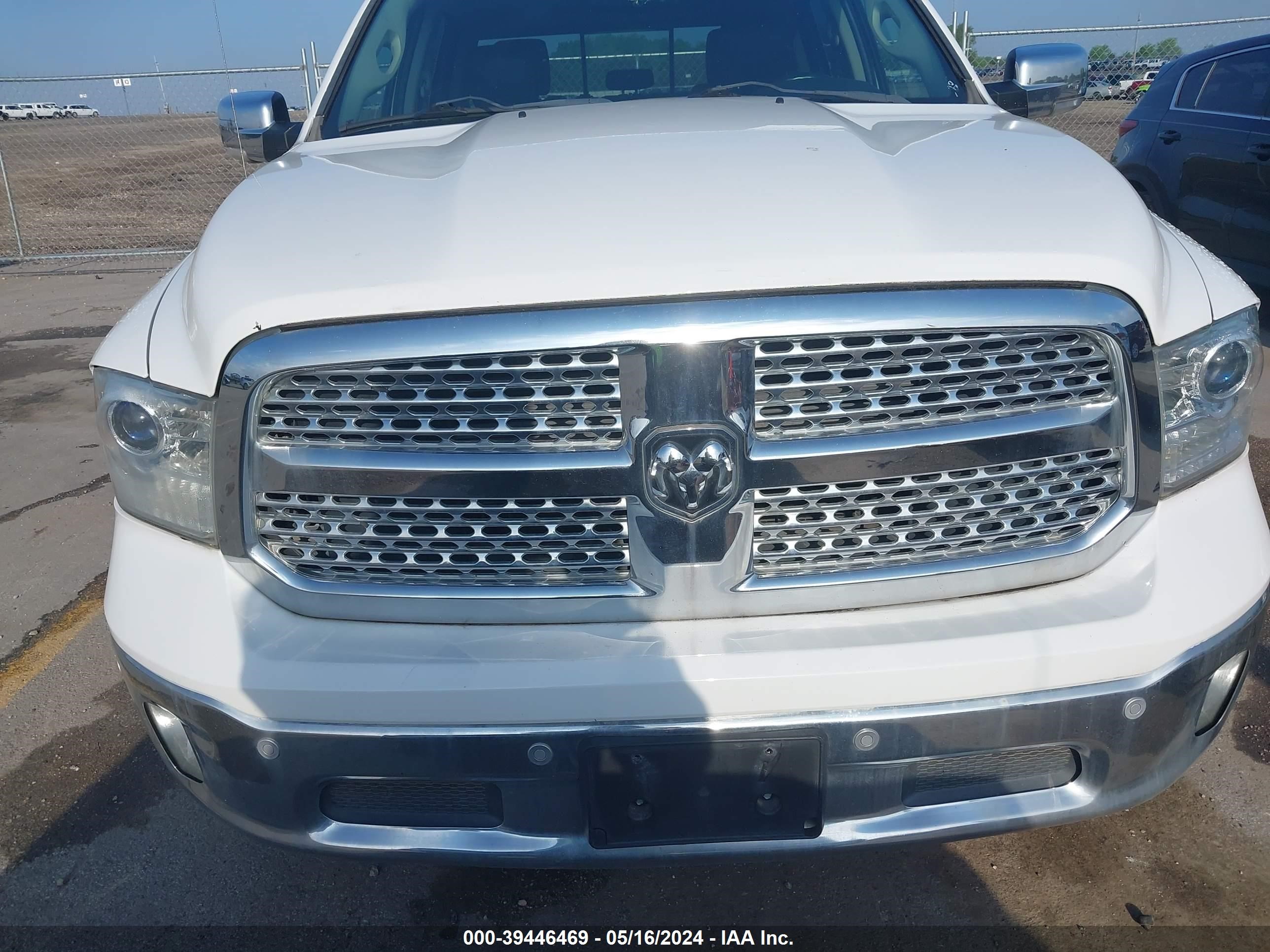 2015 Ram 1500 Laramie vin: 1C6RR7NT8FS777054