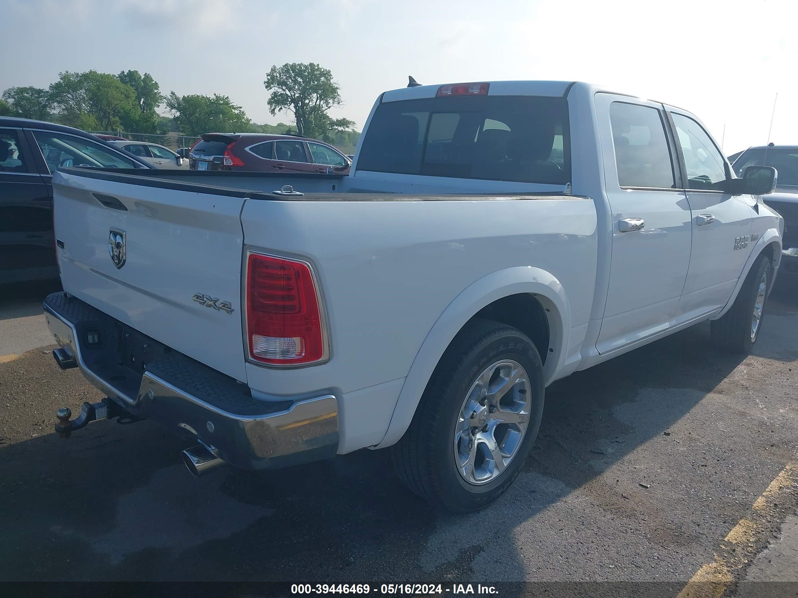 2015 Ram 1500 Laramie vin: 1C6RR7NT8FS777054