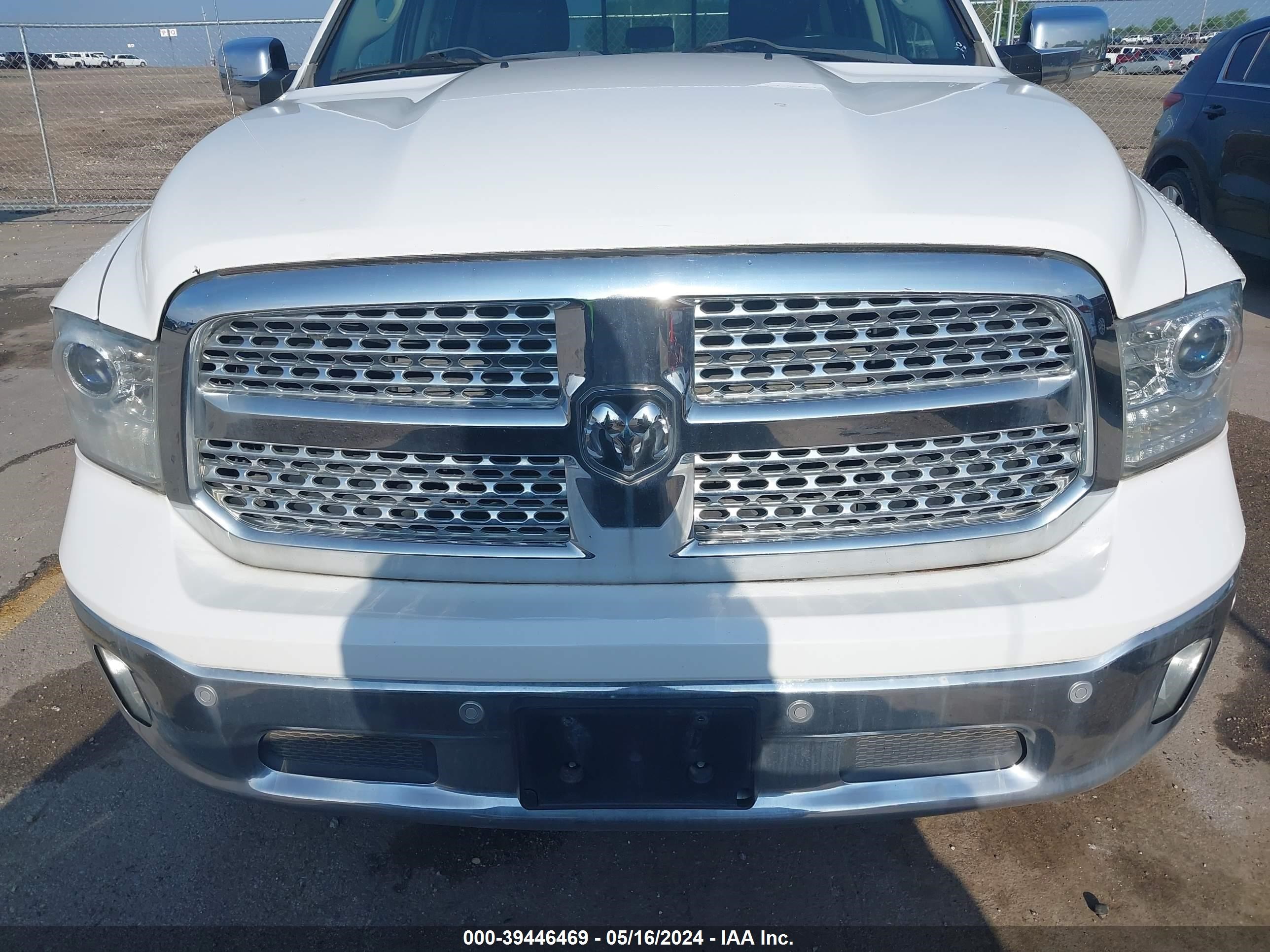 2015 Ram 1500 Laramie vin: 1C6RR7NT8FS777054