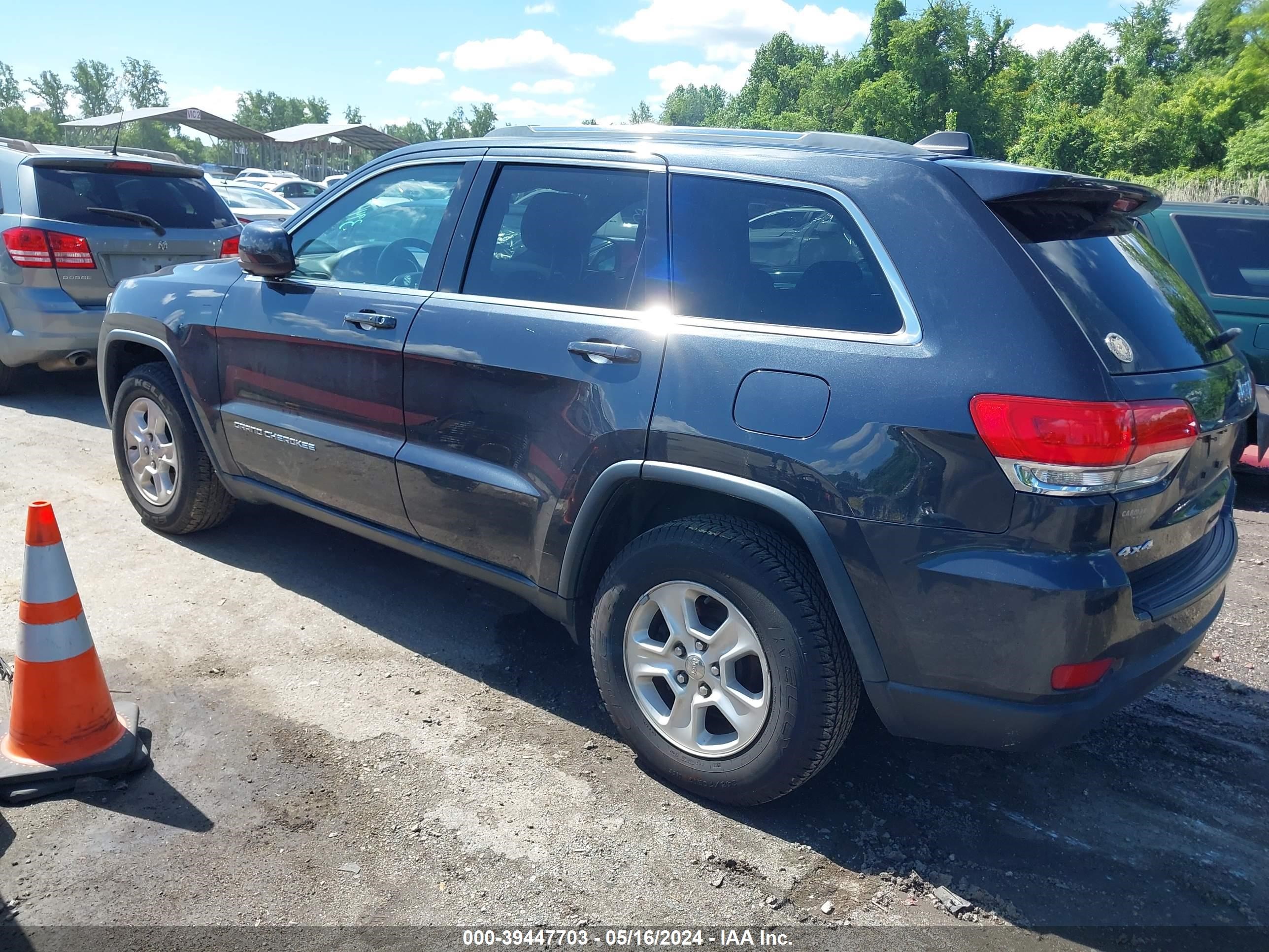 2014 Jeep Grand Cherokee Laredo vin: 1C4RJFAGXEC272063