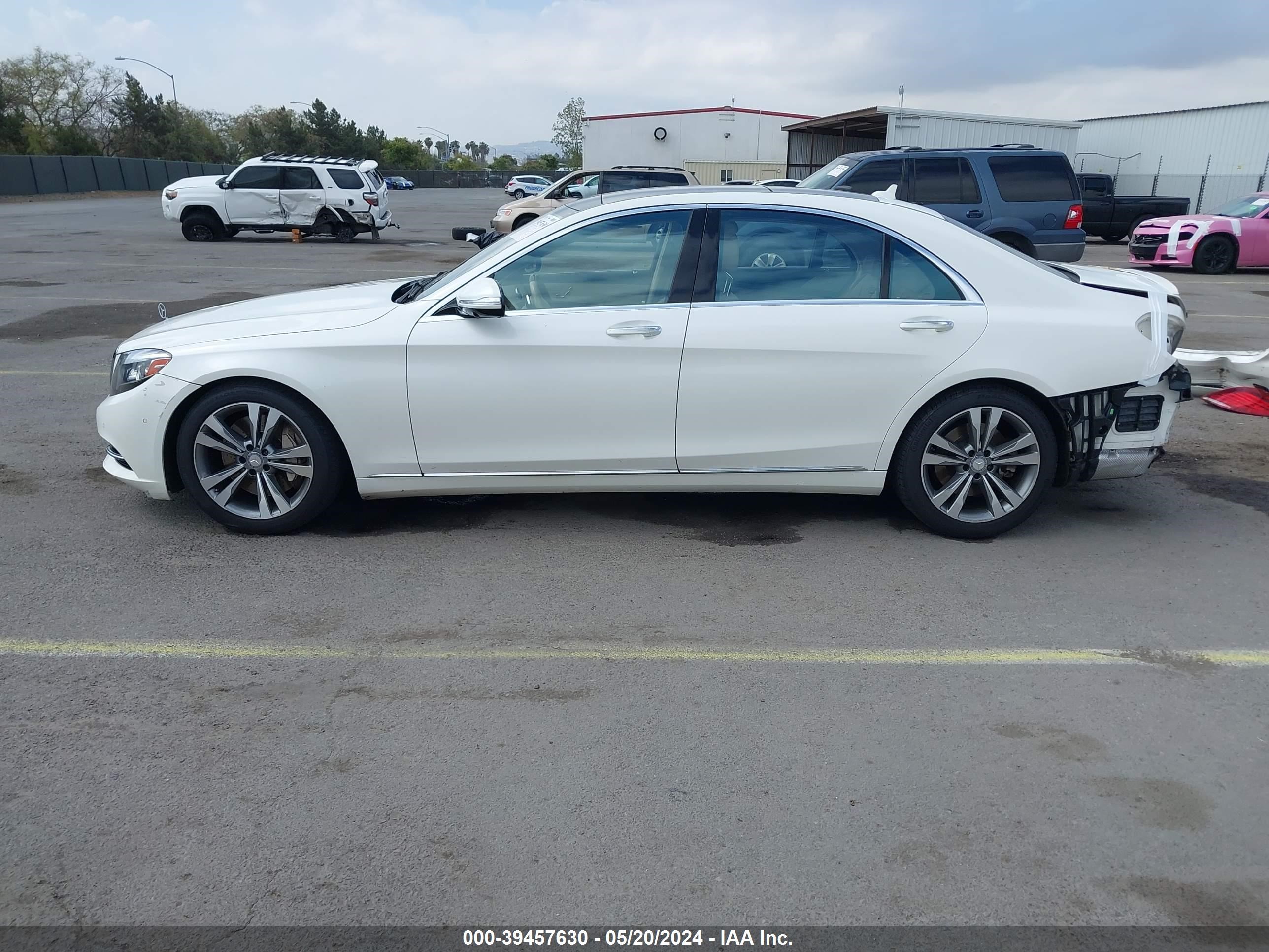 2015 Mercedes-Benz S 550 vin: WDDUG8CB3FA147771