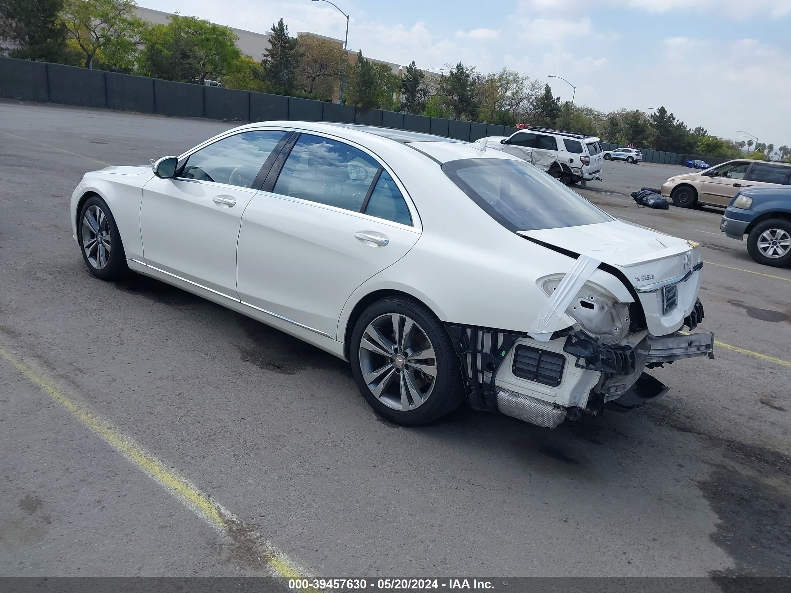 2015 Mercedes-Benz S 550 vin: WDDUG8CB3FA147771