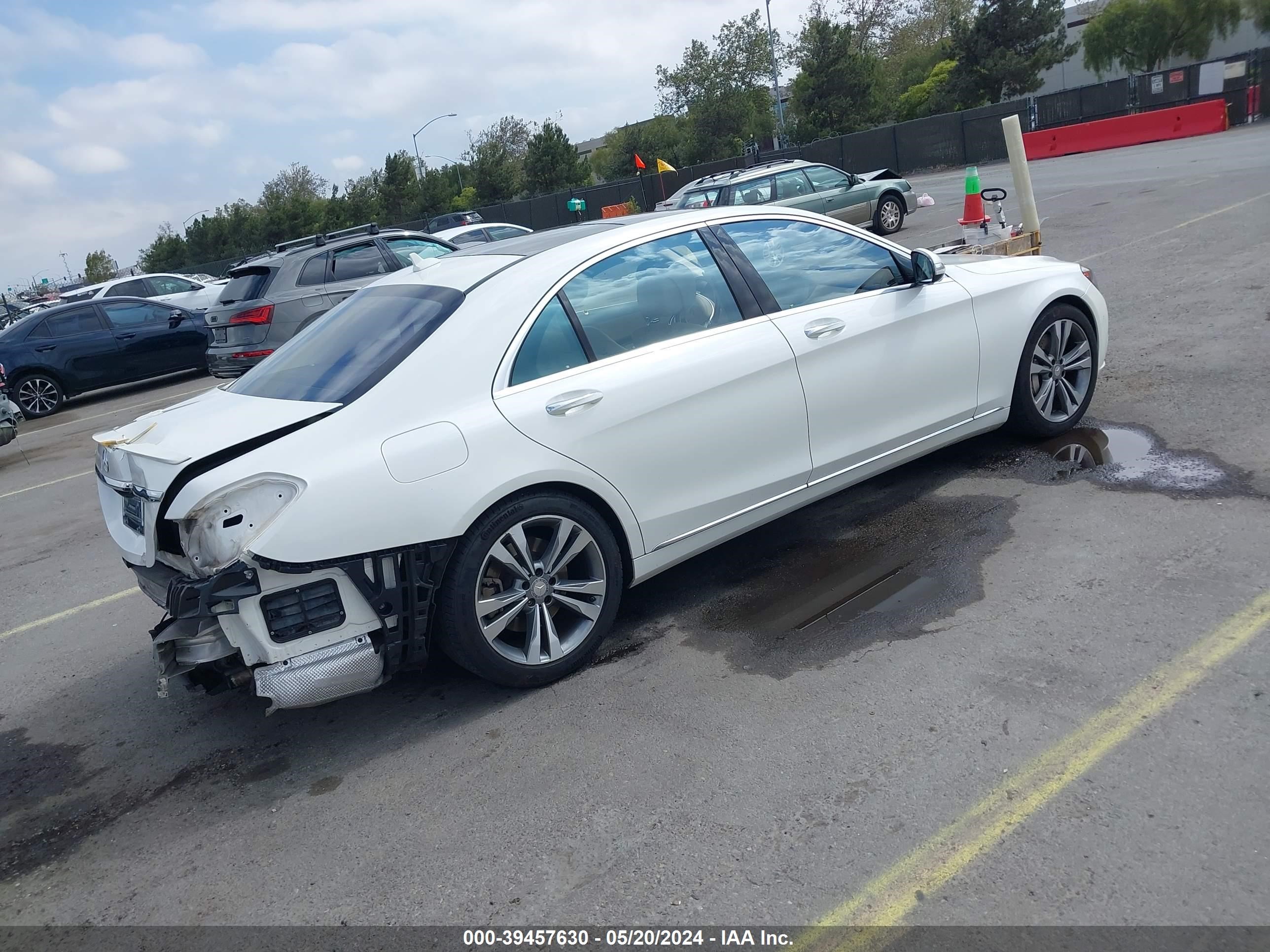 2015 Mercedes-Benz S 550 vin: WDDUG8CB3FA147771