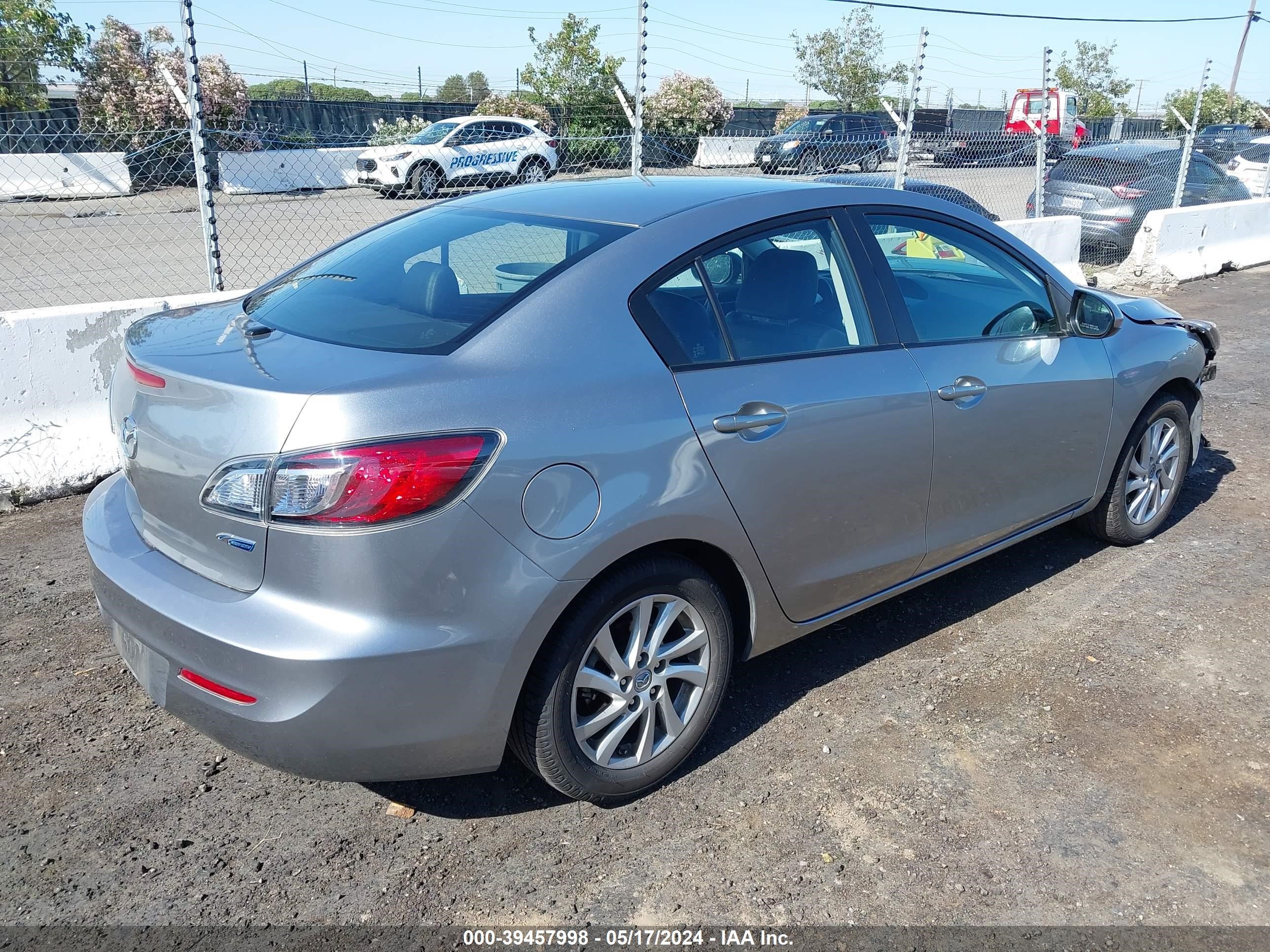 2012 Mazda Mazda3 I Grand Touring vin: JM1BL1W80C1642588