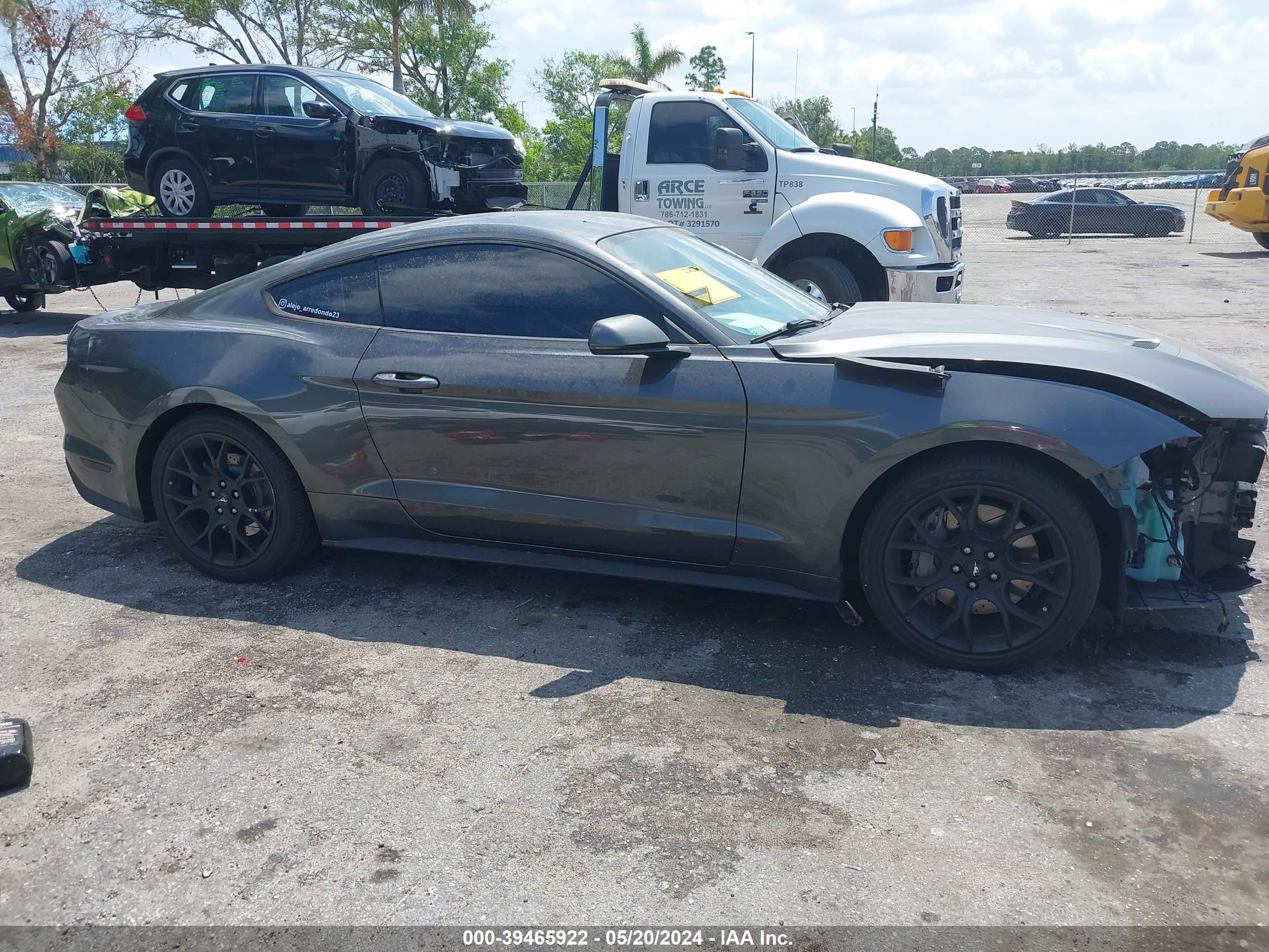 2018 Ford Mustang Ecoboost vin: 1FA6P8TH2J5179058