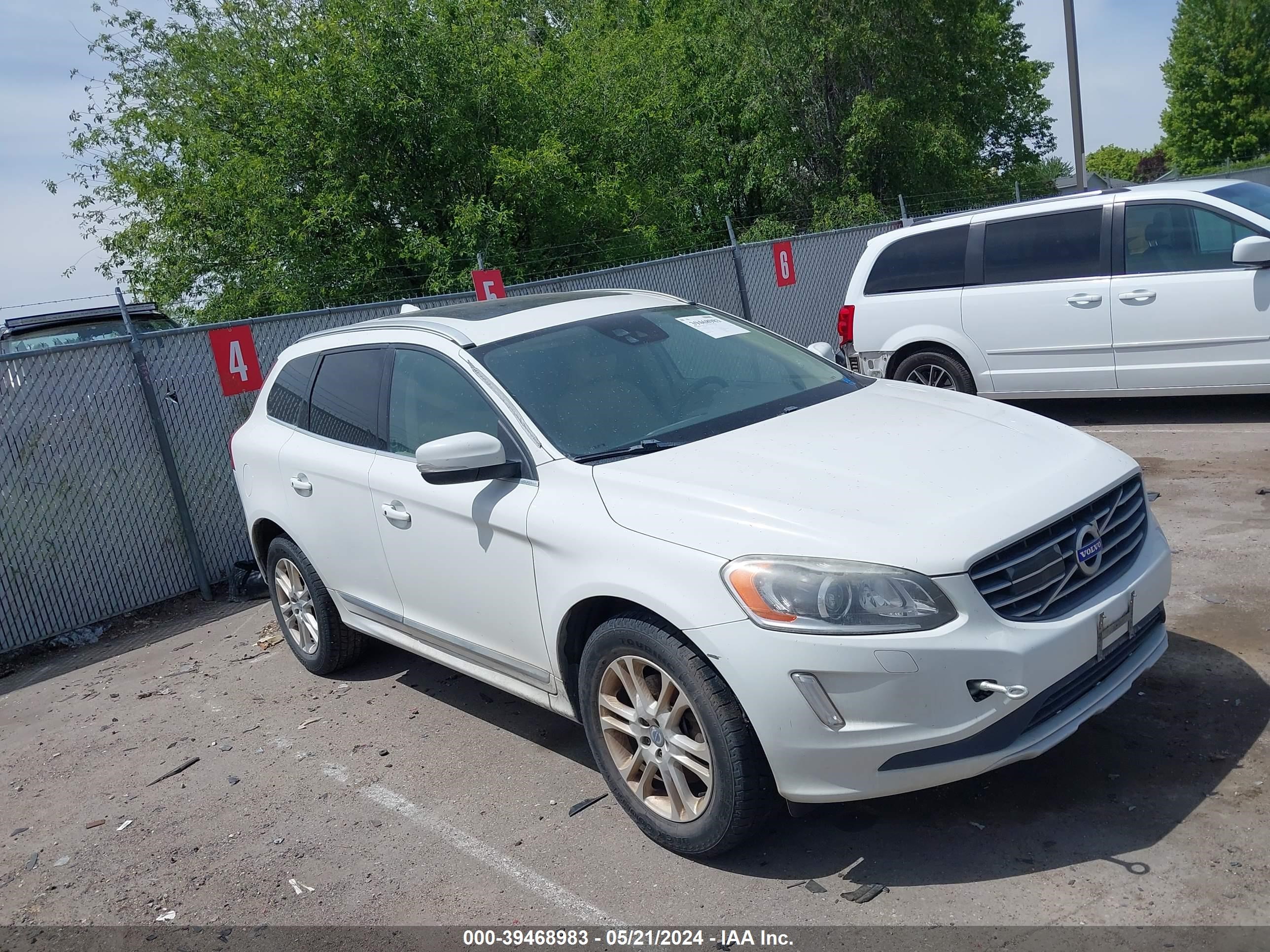 2015 Volvo Xc60 T5 Platinum vin: YV4612RM4F2733476