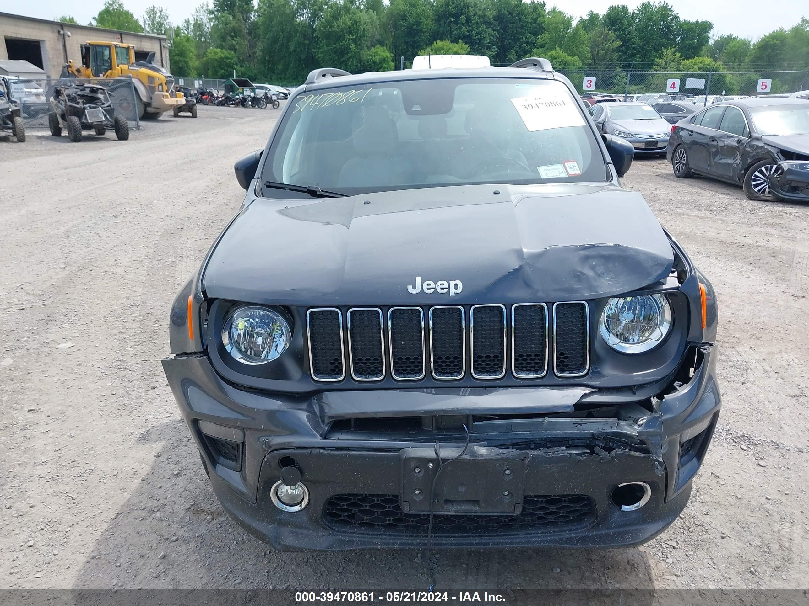 2021 Jeep Renegade Latitude 4X4 vin: ZACNJDBB3MPN32395