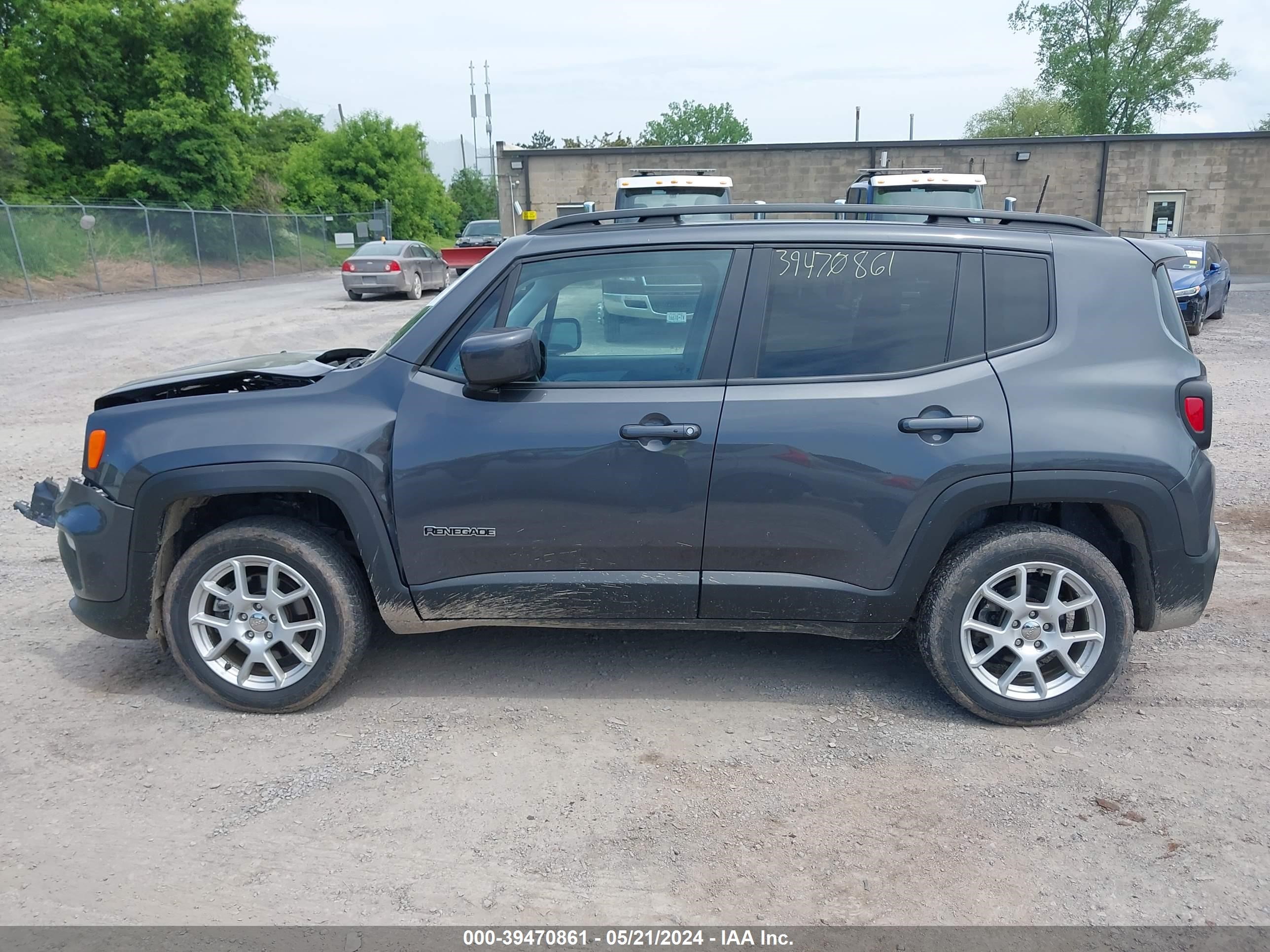 2021 Jeep Renegade Latitude 4X4 vin: ZACNJDBB3MPN32395