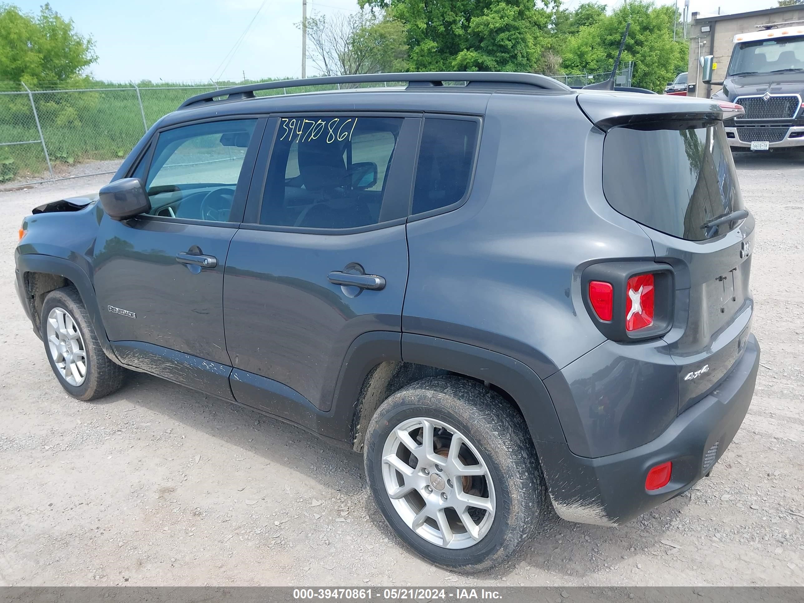 2021 Jeep Renegade Latitude 4X4 vin: ZACNJDBB3MPN32395