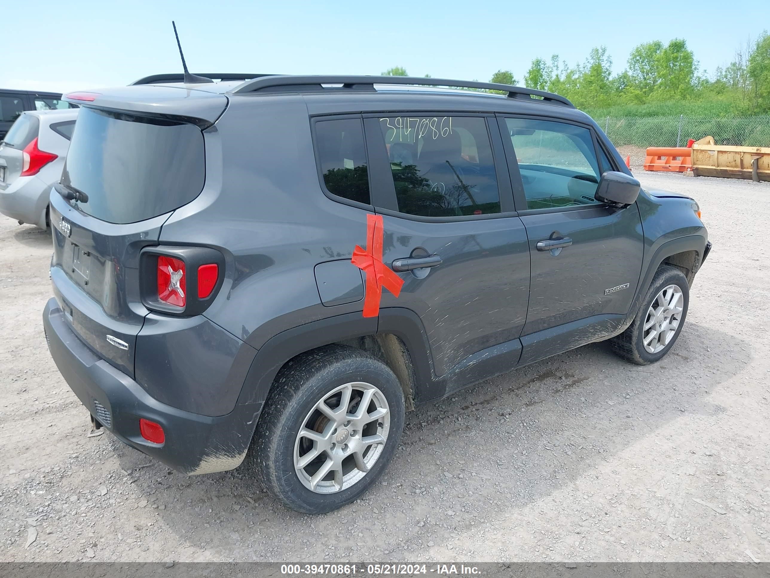 2021 Jeep Renegade Latitude 4X4 vin: ZACNJDBB3MPN32395