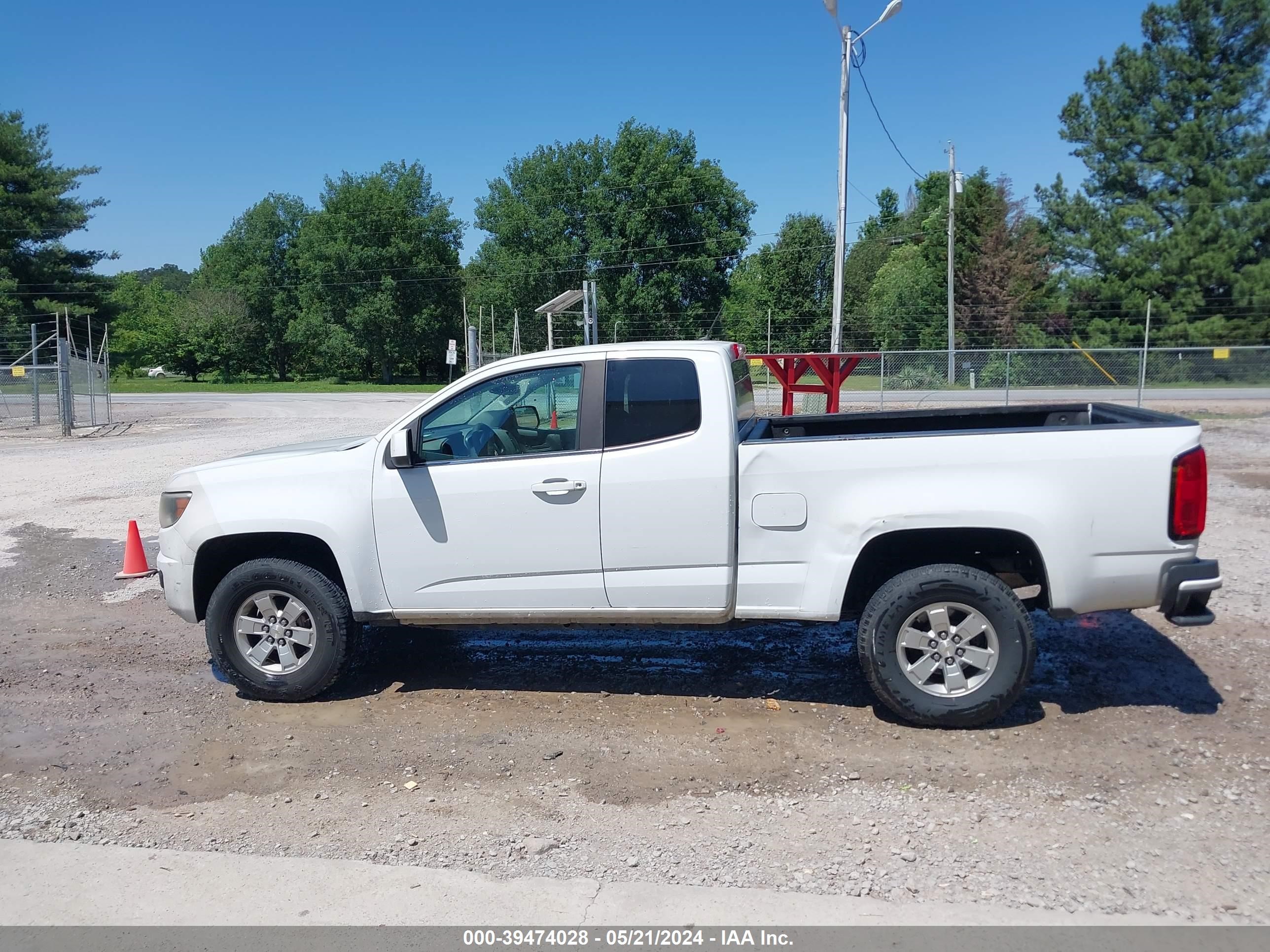 2018 Chevrolet Colorado Wt vin: 1GCHSBEA2J1329384