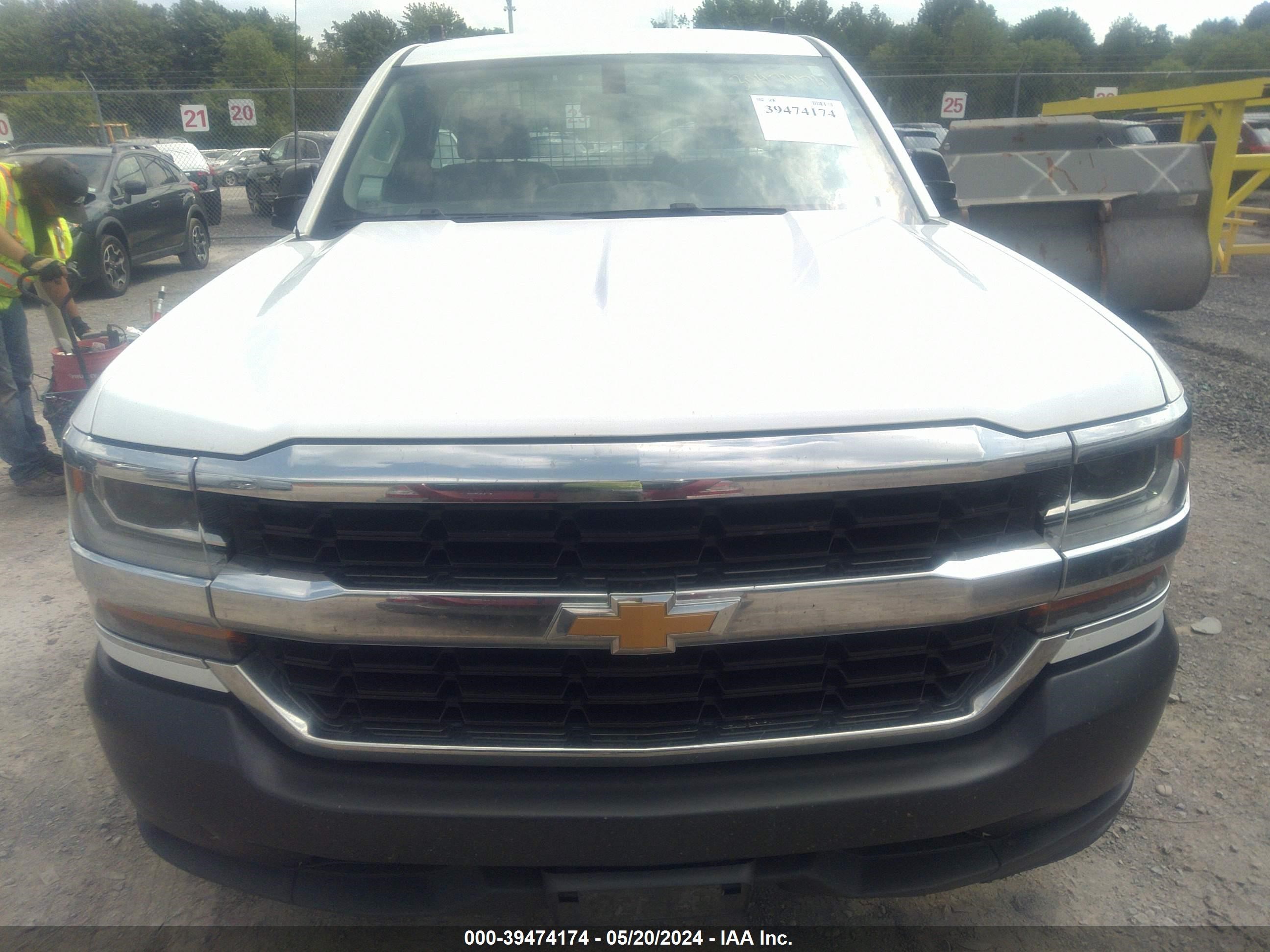 2018 Chevrolet Silverado 1500 Wt vin: 1GCNCNEH2JZ380268