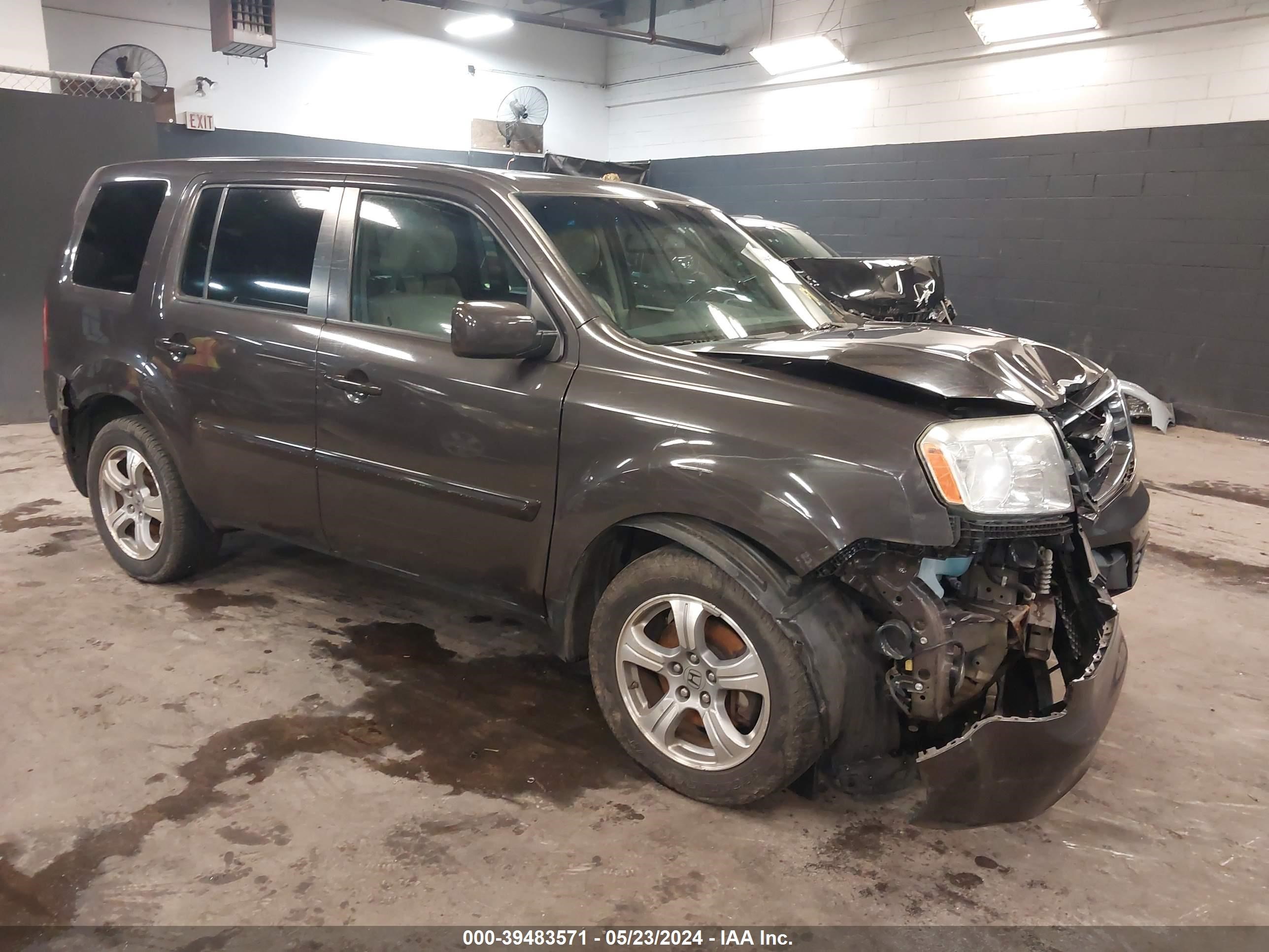 2014 Honda Pilot Ex-L vin: 5FNYF4H50EB010691