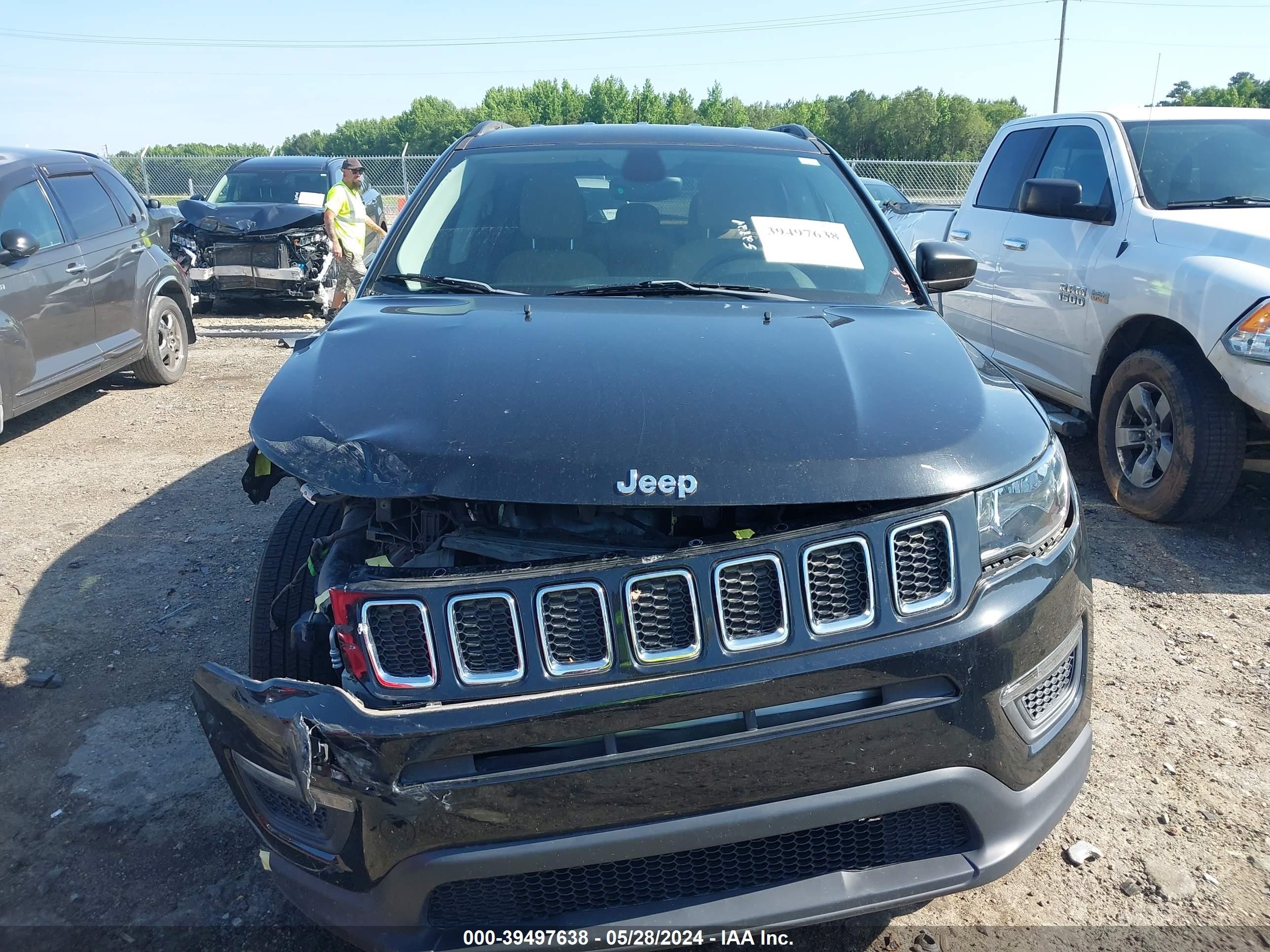 2018 Jeep Compass Sport Fwd vin: 3C4NJCAB8JT227140