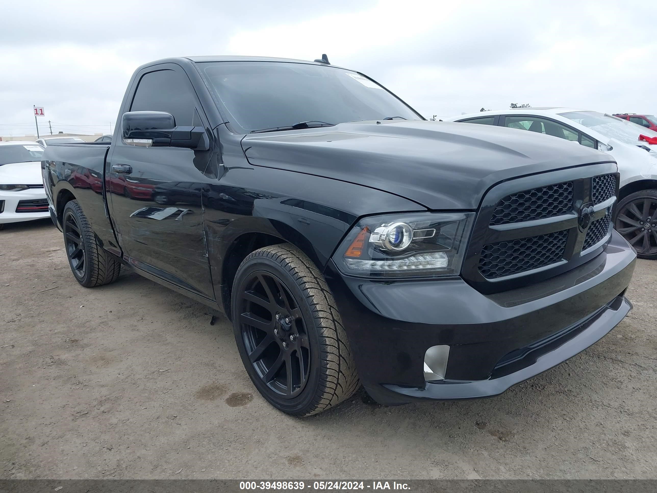 2017 Ram 1500 Night Regular Cab 4X2 6'4 Box vin: 3C6JR6CT1HG695977