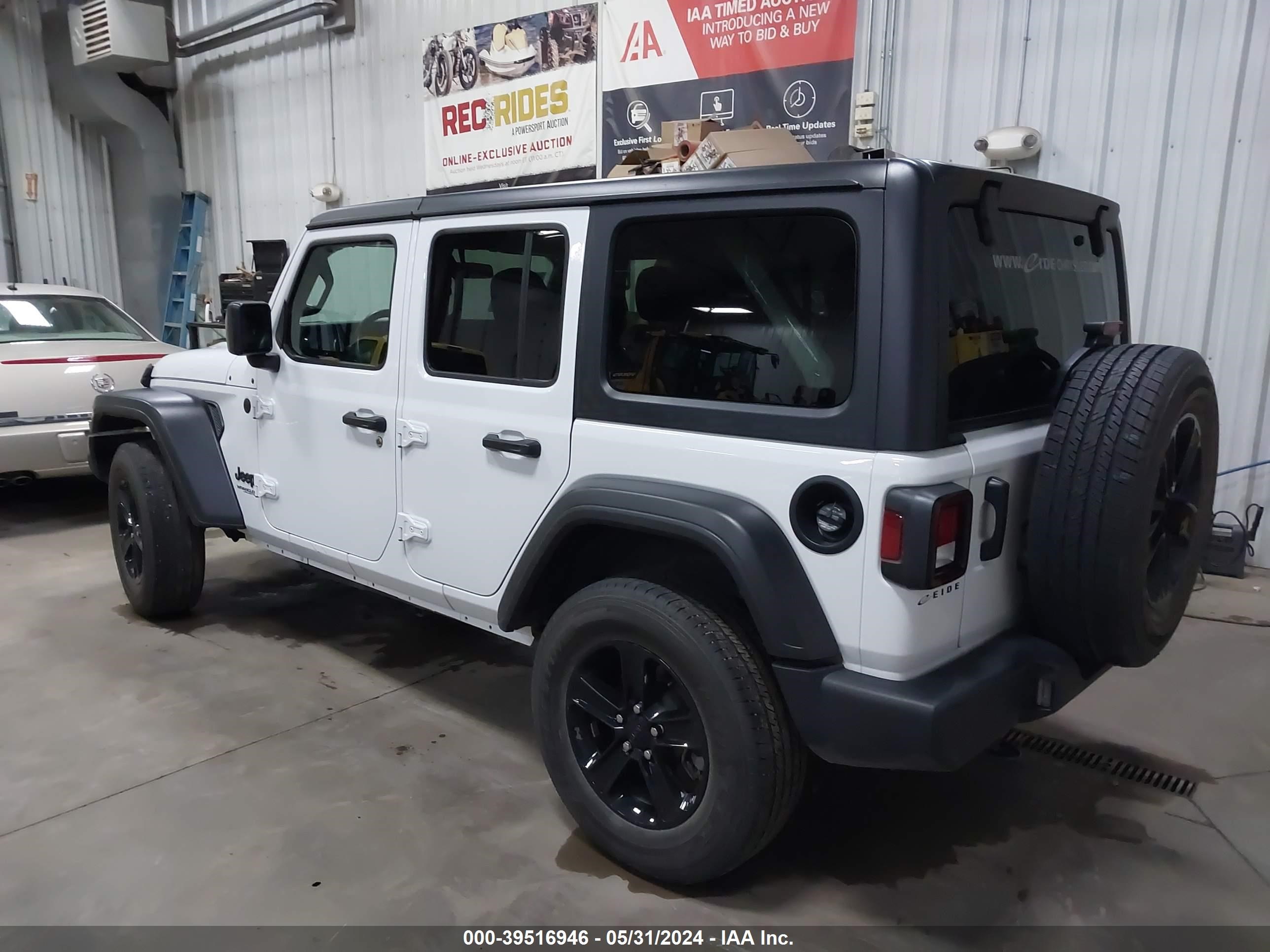 2020 Jeep Wrangler Unlimited Sport Altitude 4X4 vin: 1C4HJXDG2LW285205