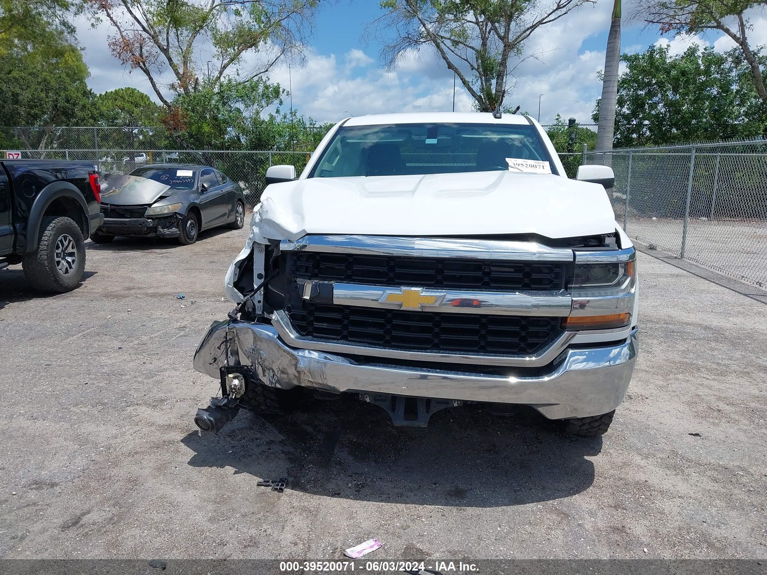 2018 Chevrolet Silverado 1500 1Lt vin: 1GCRCREC1JZ201134