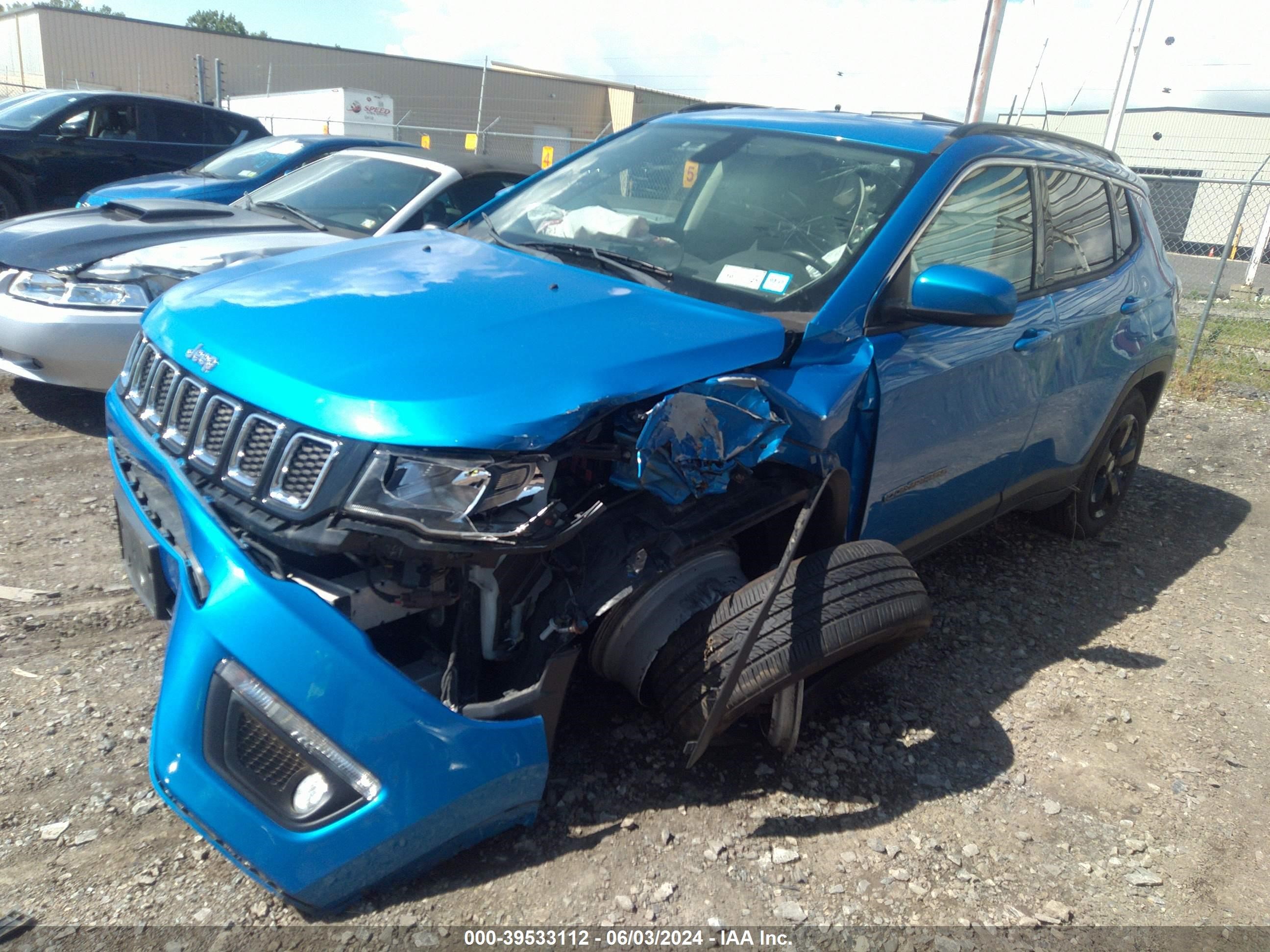 2018 Jeep Compass Latitude vin: 3C4NJDBB0JT270472