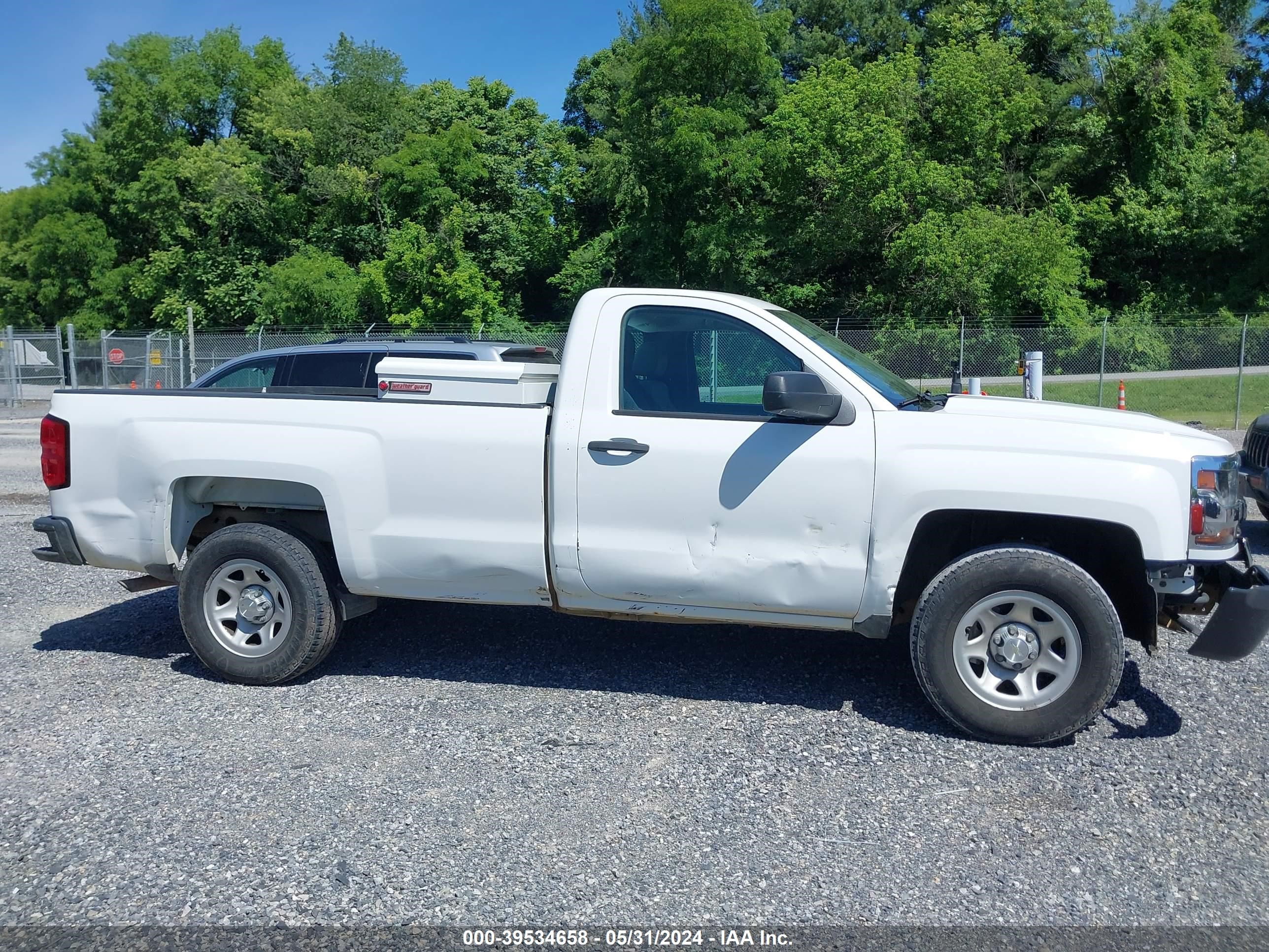 2017 Chevrolet Silverado 1500 Wt vin: 1GCNCNEC3HZ105927