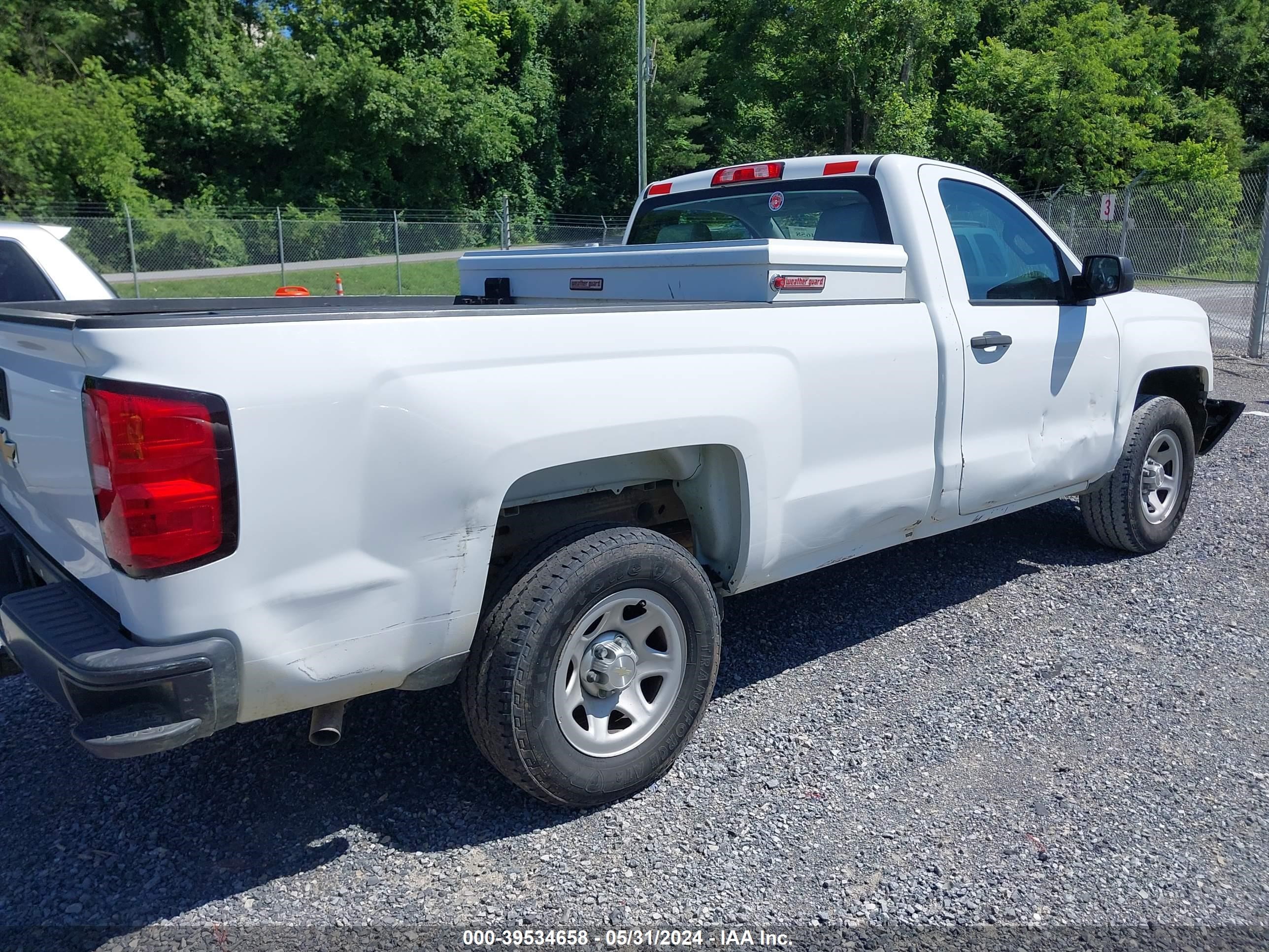 2017 Chevrolet Silverado 1500 Wt vin: 1GCNCNEC3HZ105927