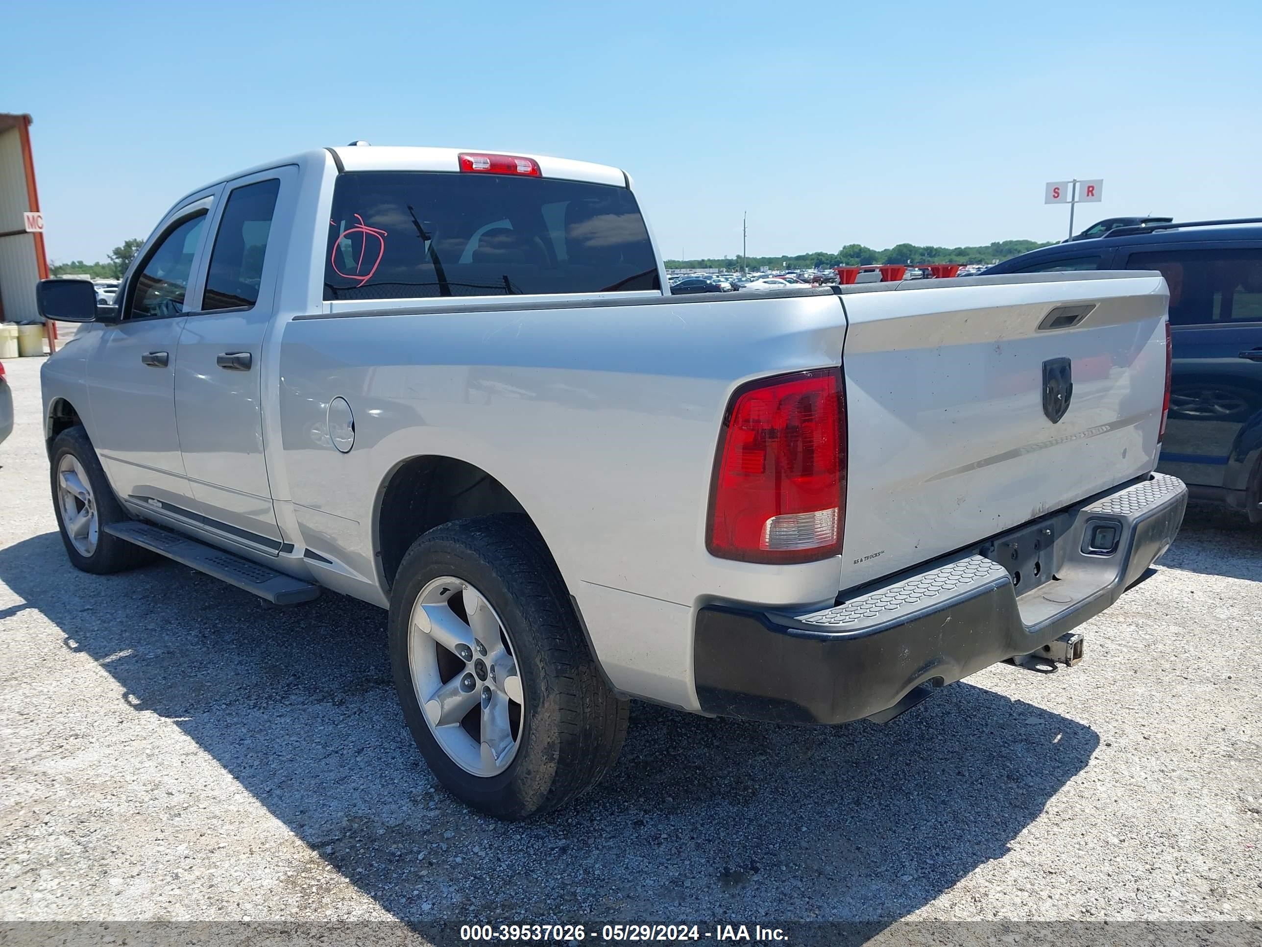 2013 Ram 1500 Tradesman/Express vin: 1C6RR6FT1DS609018