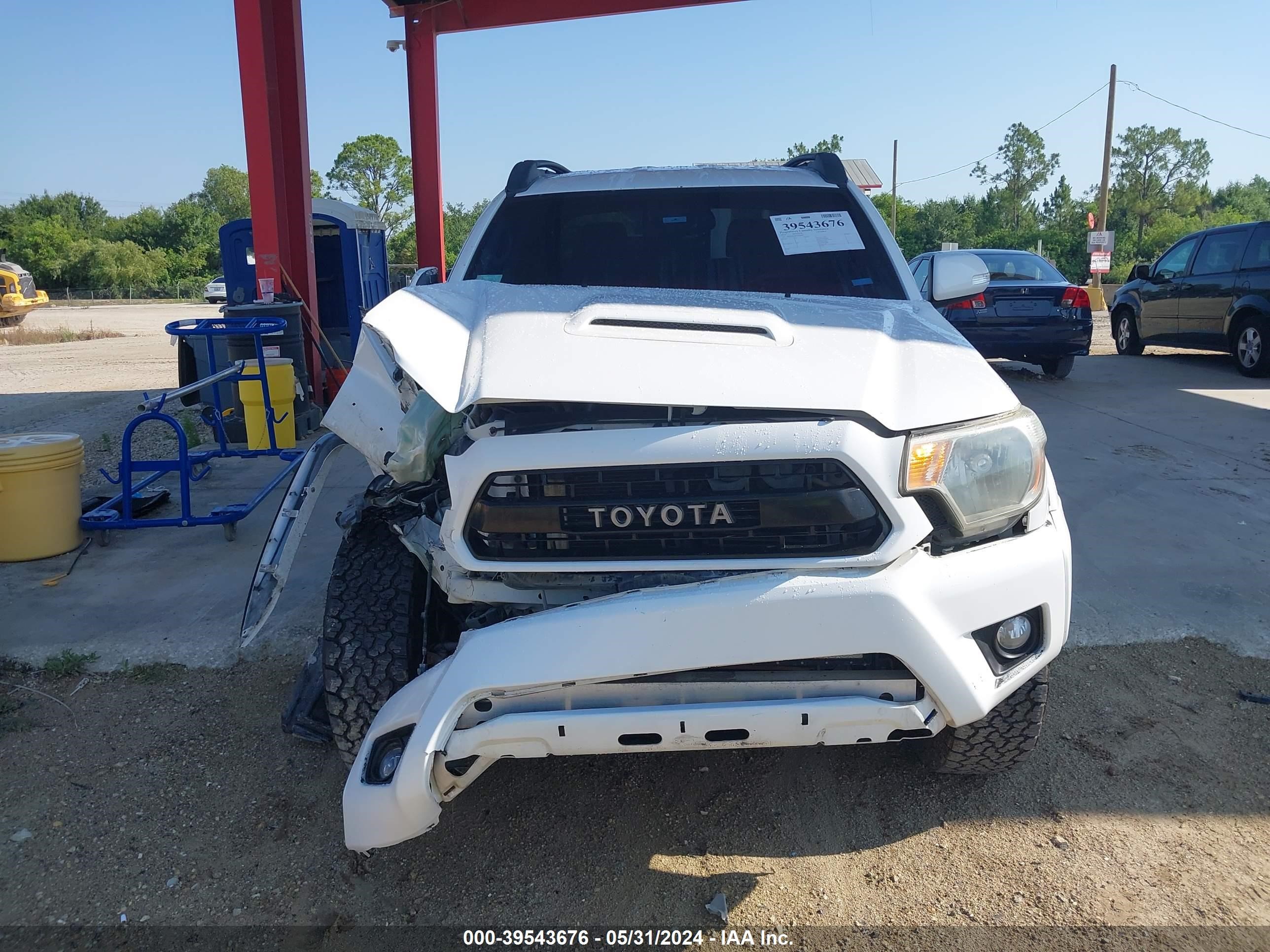 2014 Toyota Tacoma Double Cab vin: 5TFLU4EN6EX085695