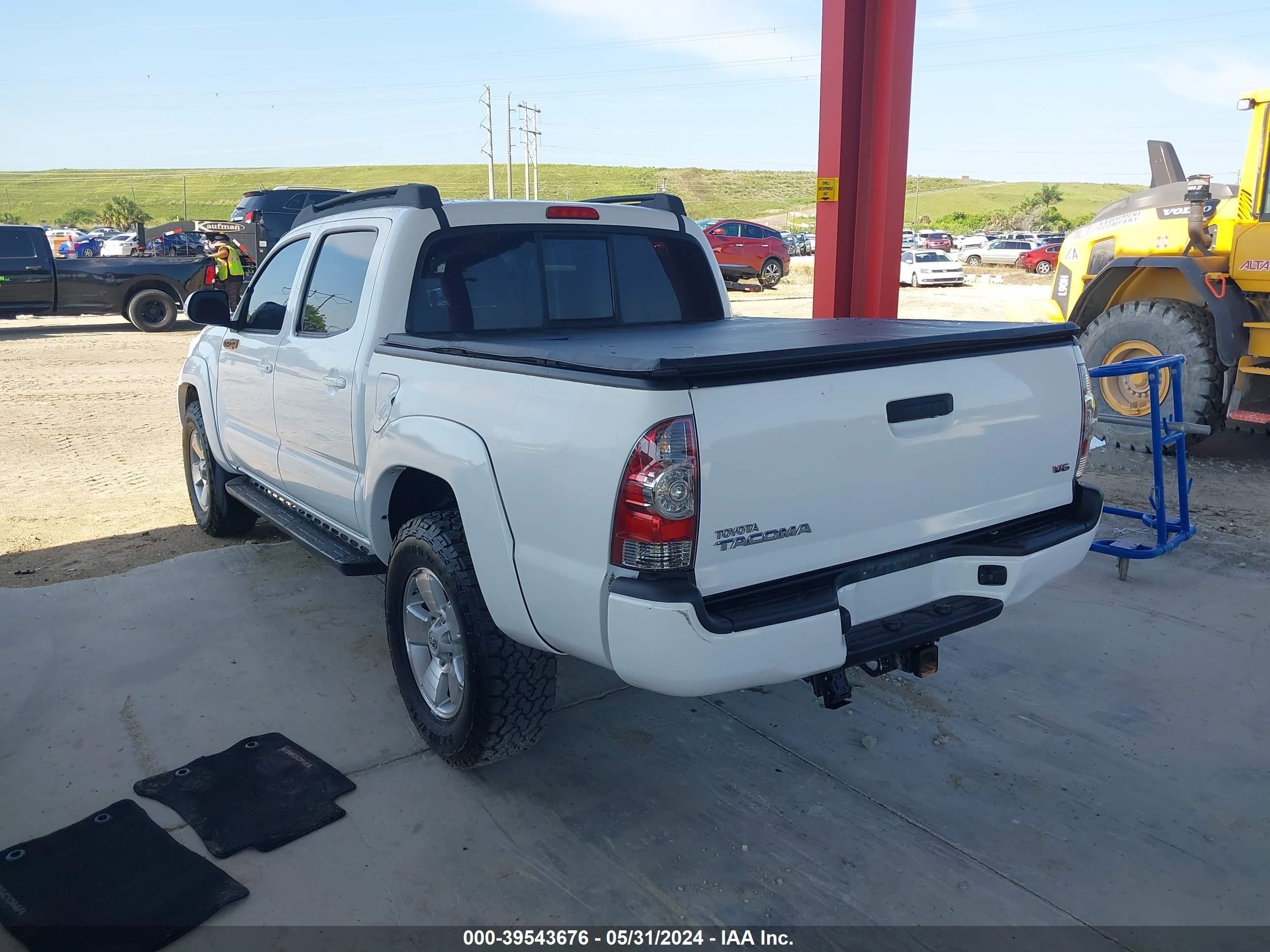 2014 Toyota Tacoma Double Cab vin: 5TFLU4EN6EX085695