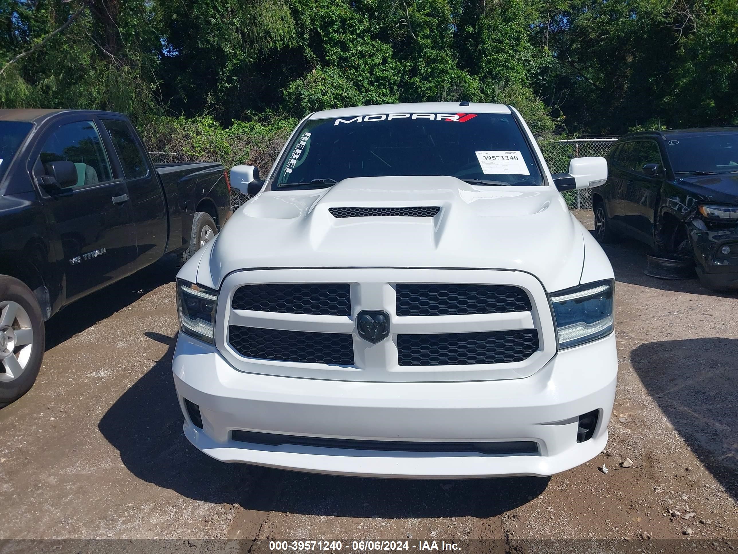 2019 Ram 1500 Classic Tradesman vin: 3C6JR6AT0KG645758