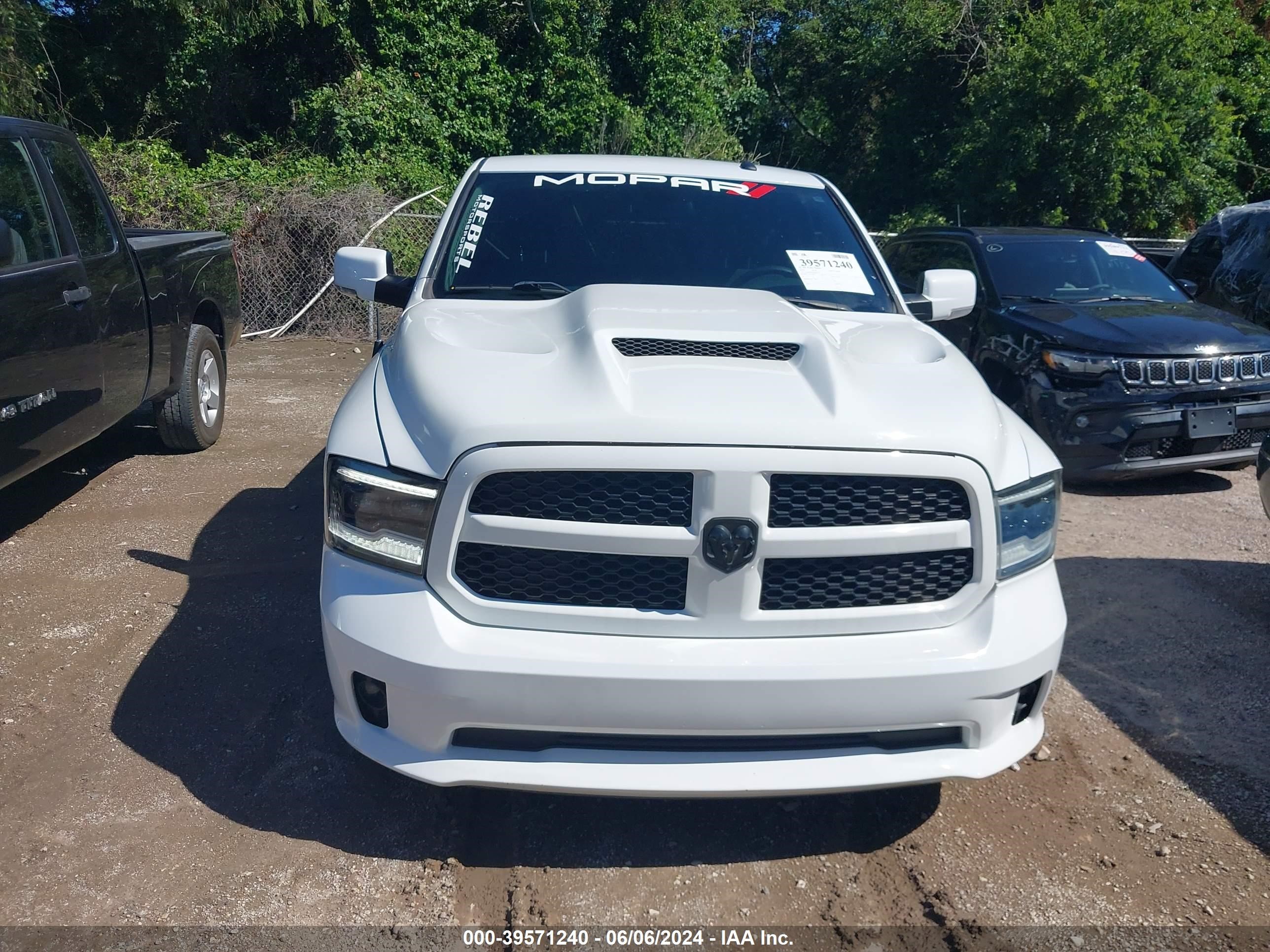 2019 Ram 1500 Classic Tradesman vin: 3C6JR6AT0KG645758