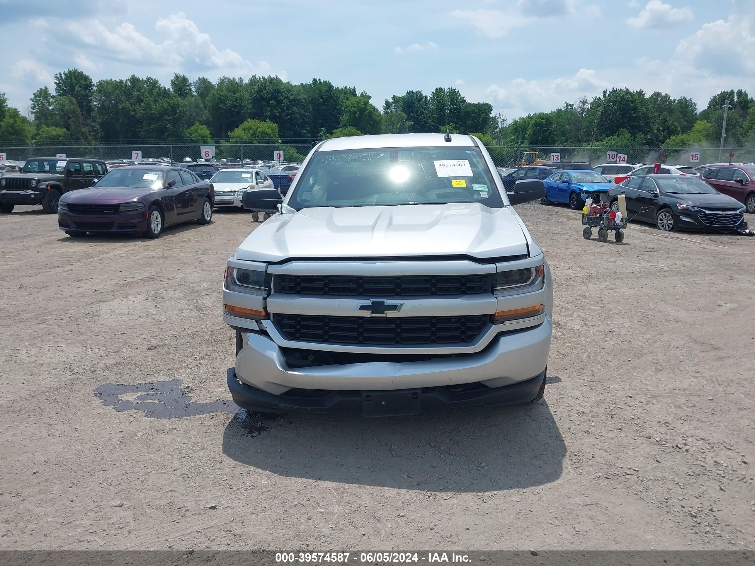 2018 Chevrolet Silverado 1500 Custom vin: 1GCVKPEC7JZ372606