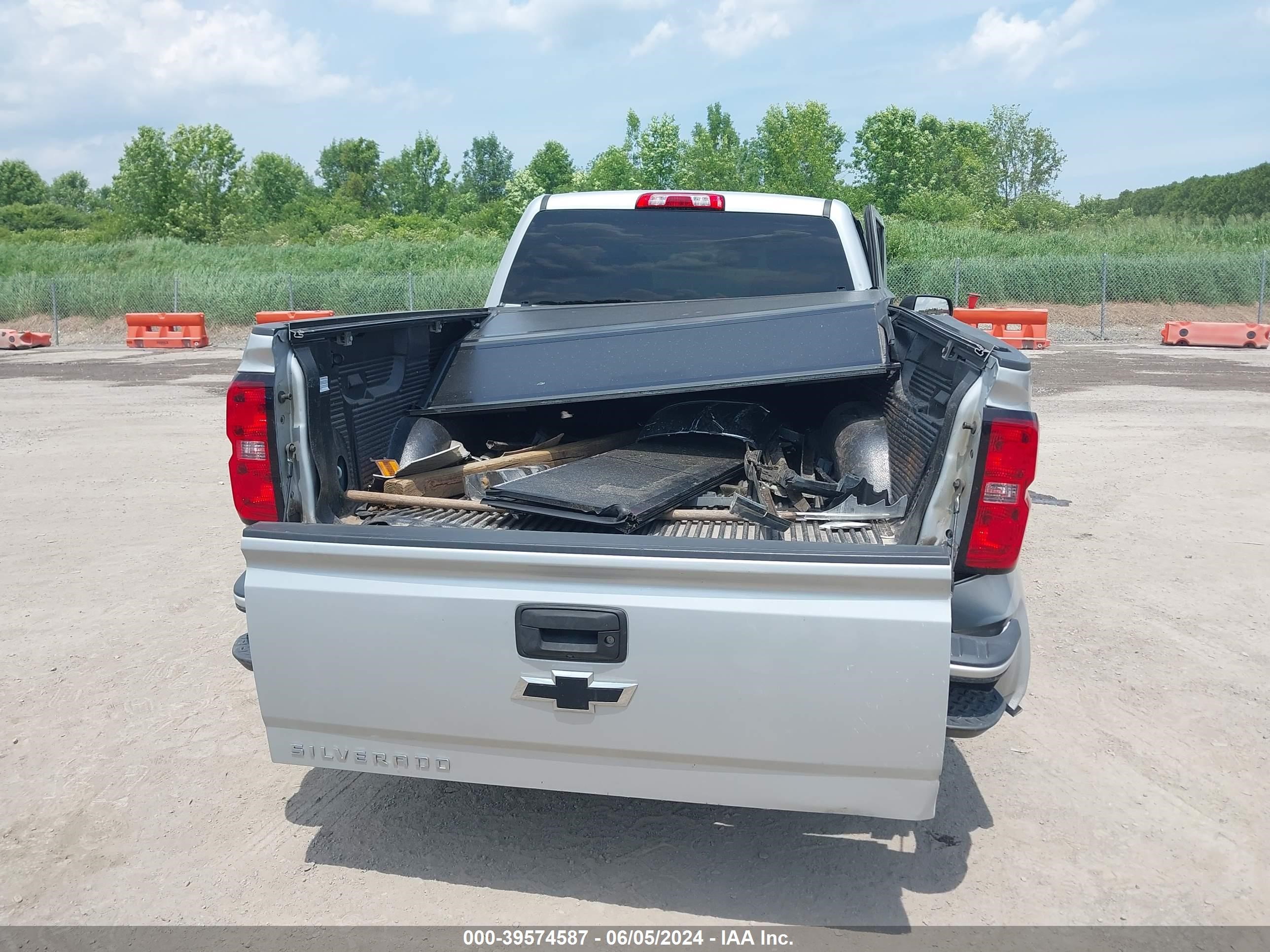 2018 Chevrolet Silverado 1500 Custom vin: 1GCVKPEC7JZ372606