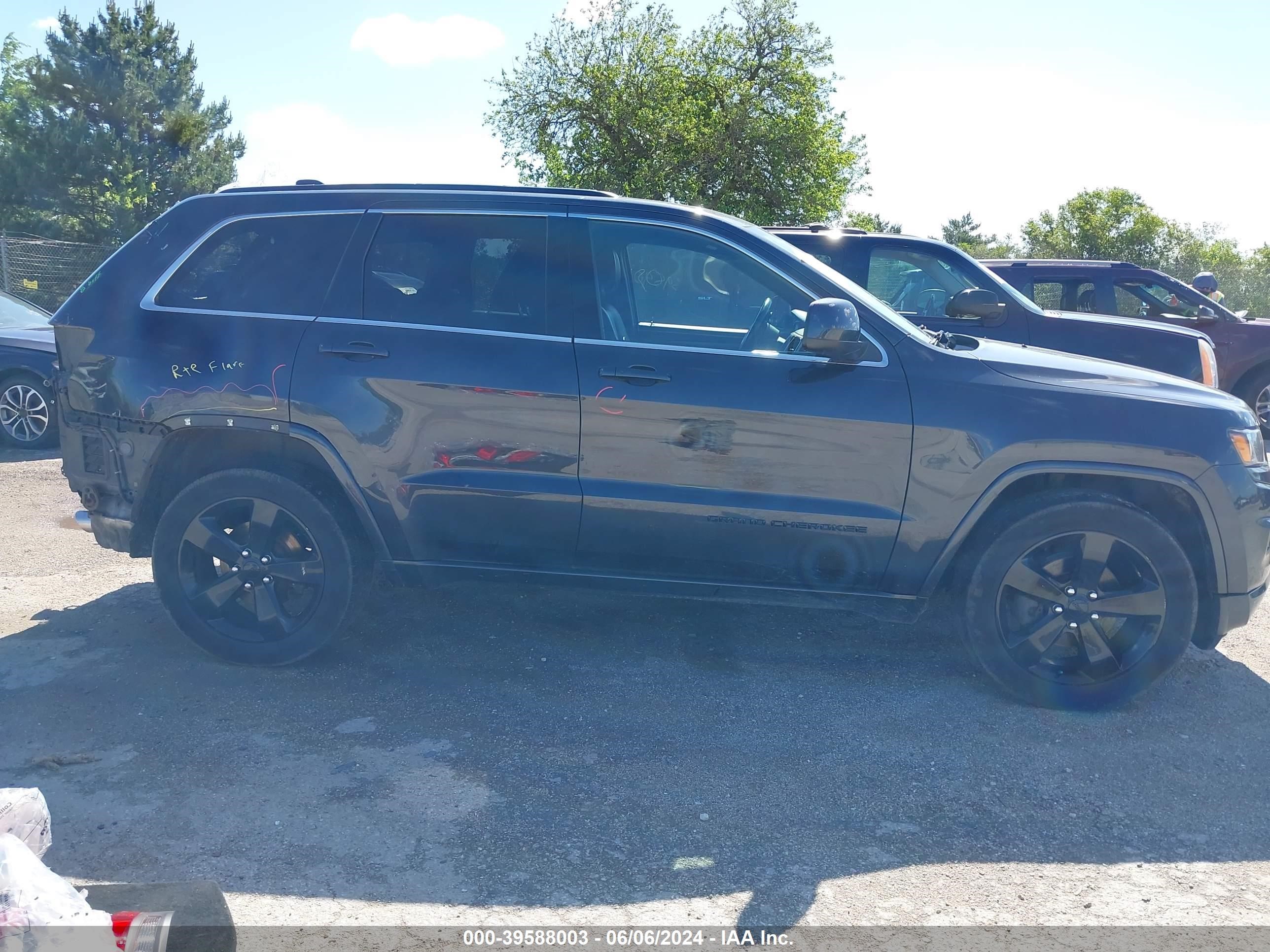 2015 Jeep Grand Cherokee Laredo vin: 1C4RJFAG2FC631116