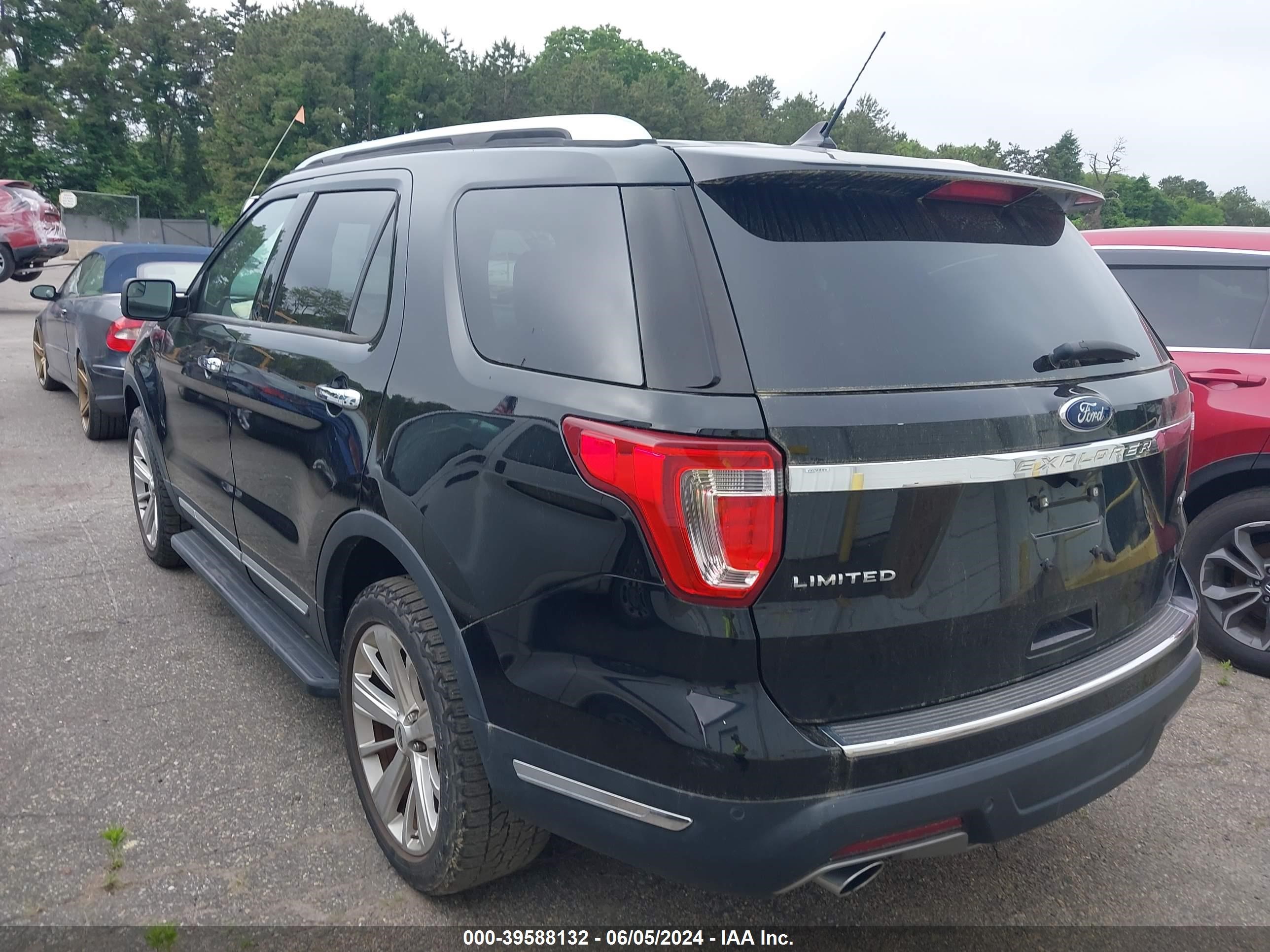 2018 Ford Explorer Limited vin: 1FM5K8FH6JGC64940