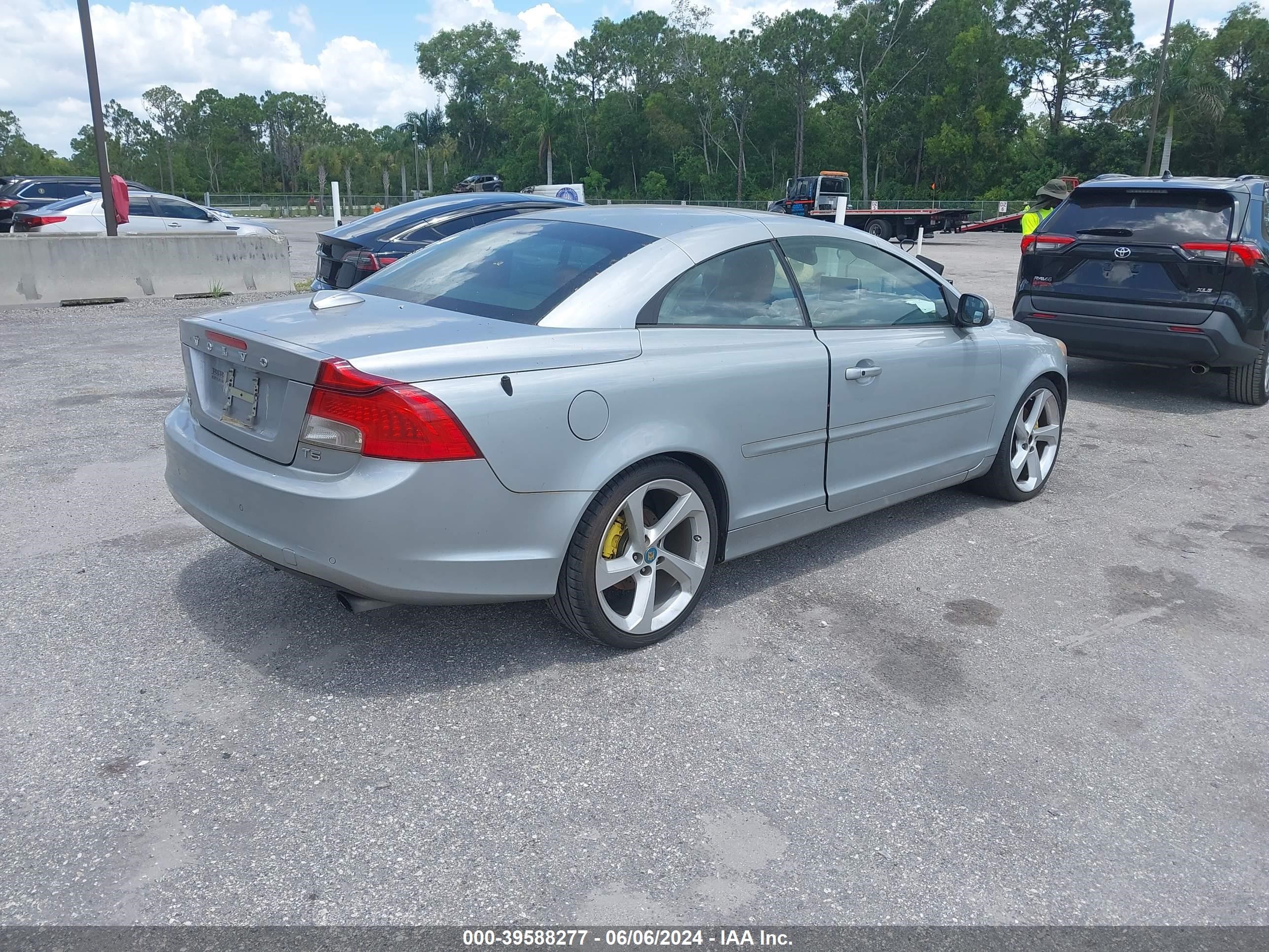 2012 Volvo C70 T5/T5 Platinum/T5 Premier Plus vin: YV1672MC1CJ125121