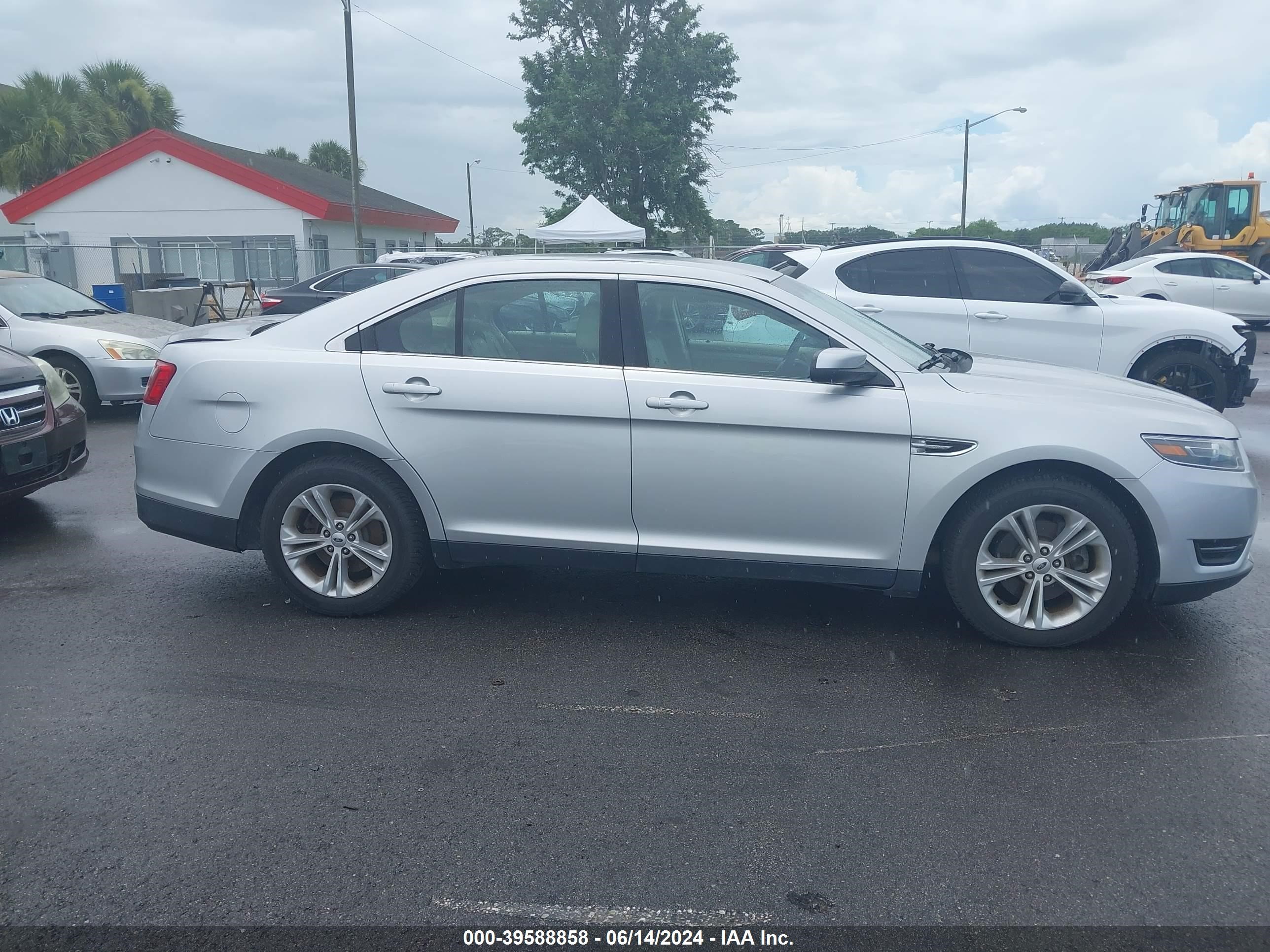 2018 Ford Taurus Sel vin: 1FAHP2E82JG142101