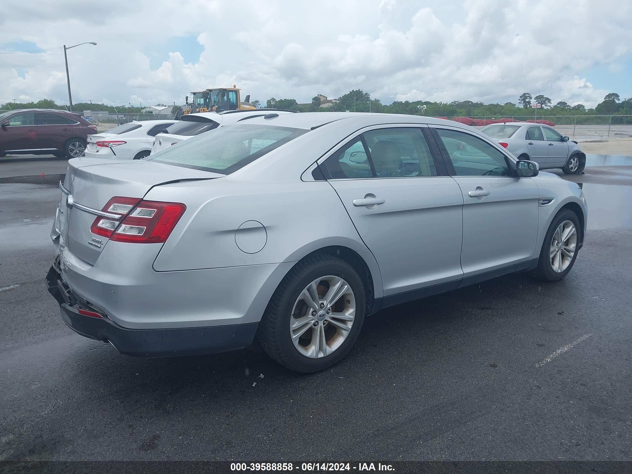 2018 Ford Taurus Sel vin: 1FAHP2E82JG142101